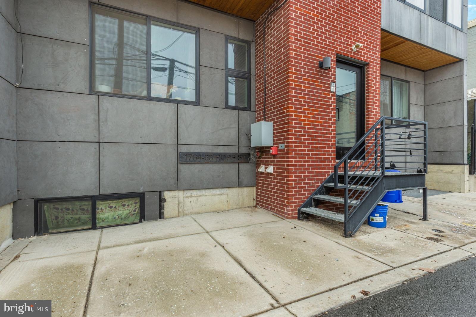 OLDE KENSINGTON - Residential Lease