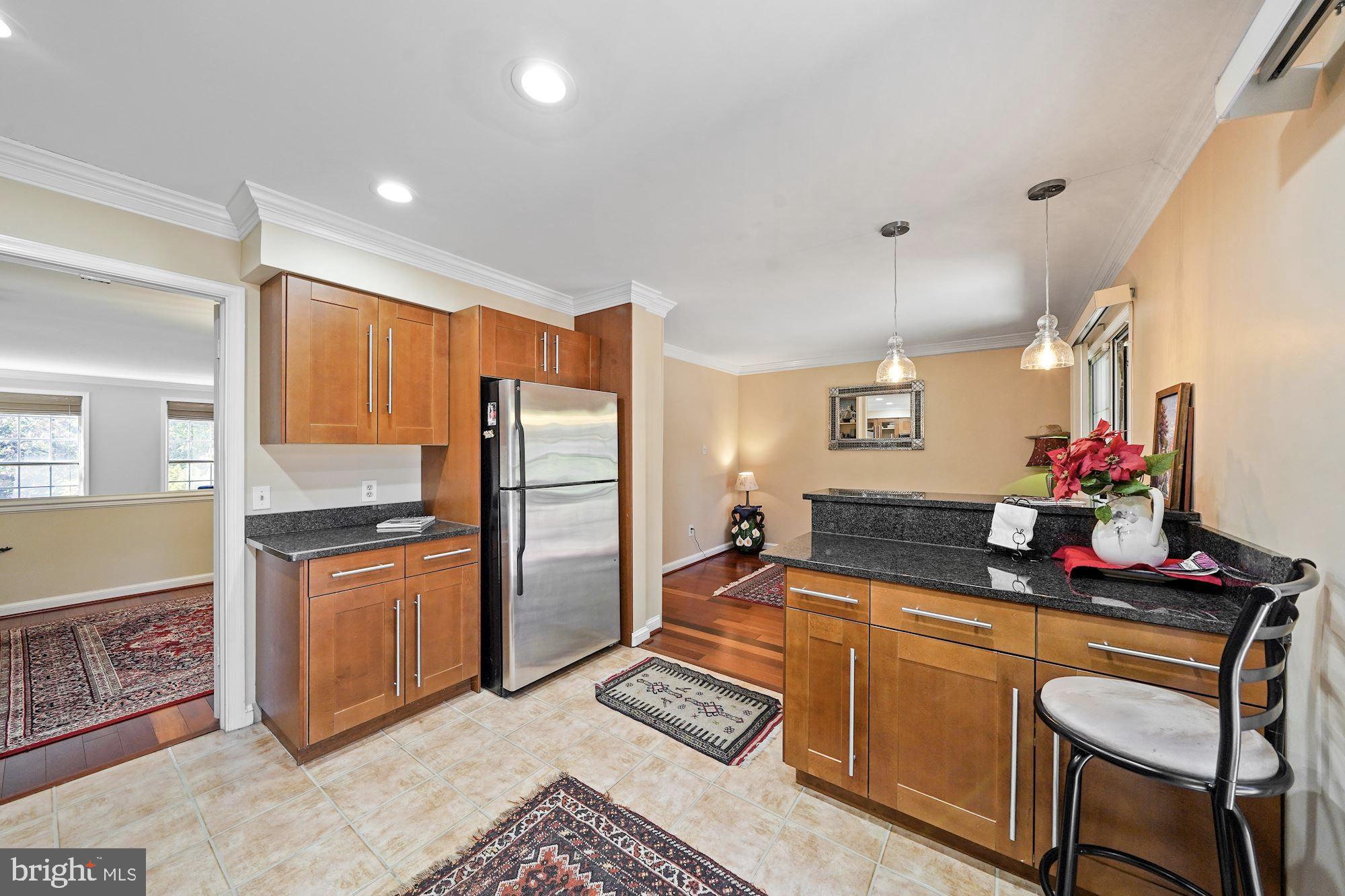 MCLEAN MEWS - Residential