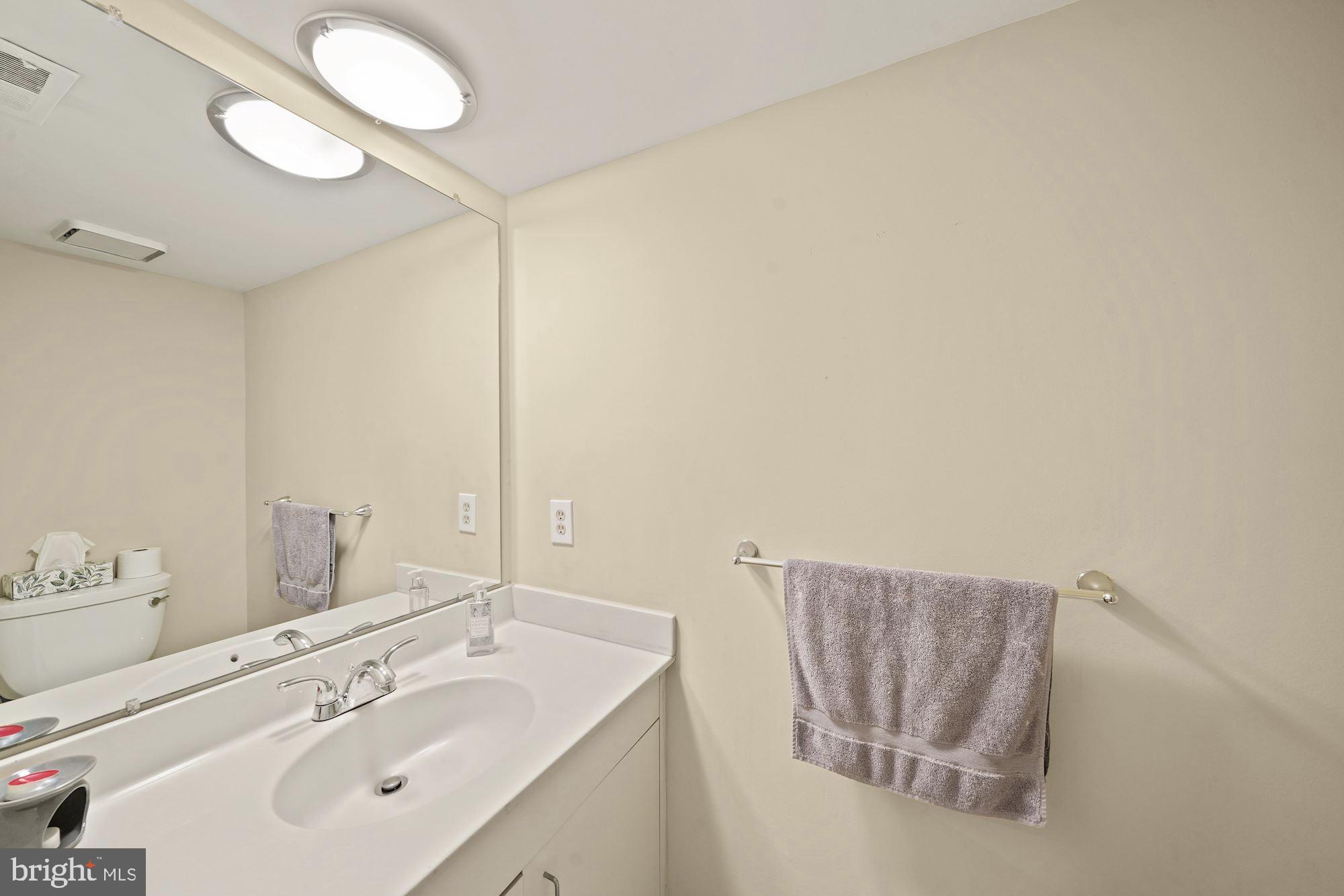 MCLEAN MEWS - Residential