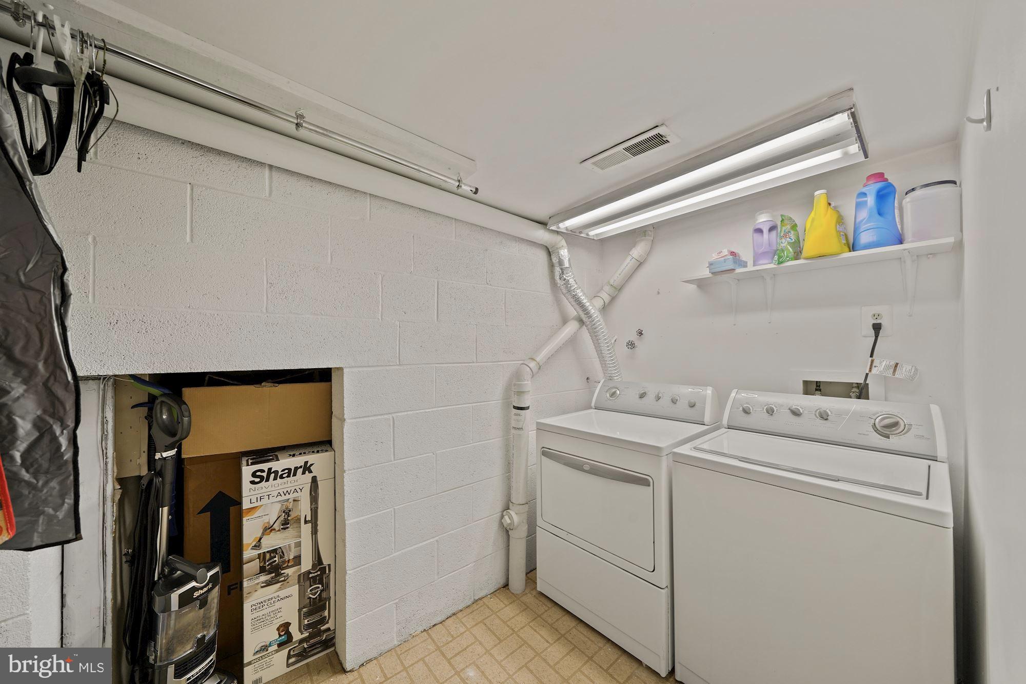 MCLEAN MEWS - Residential