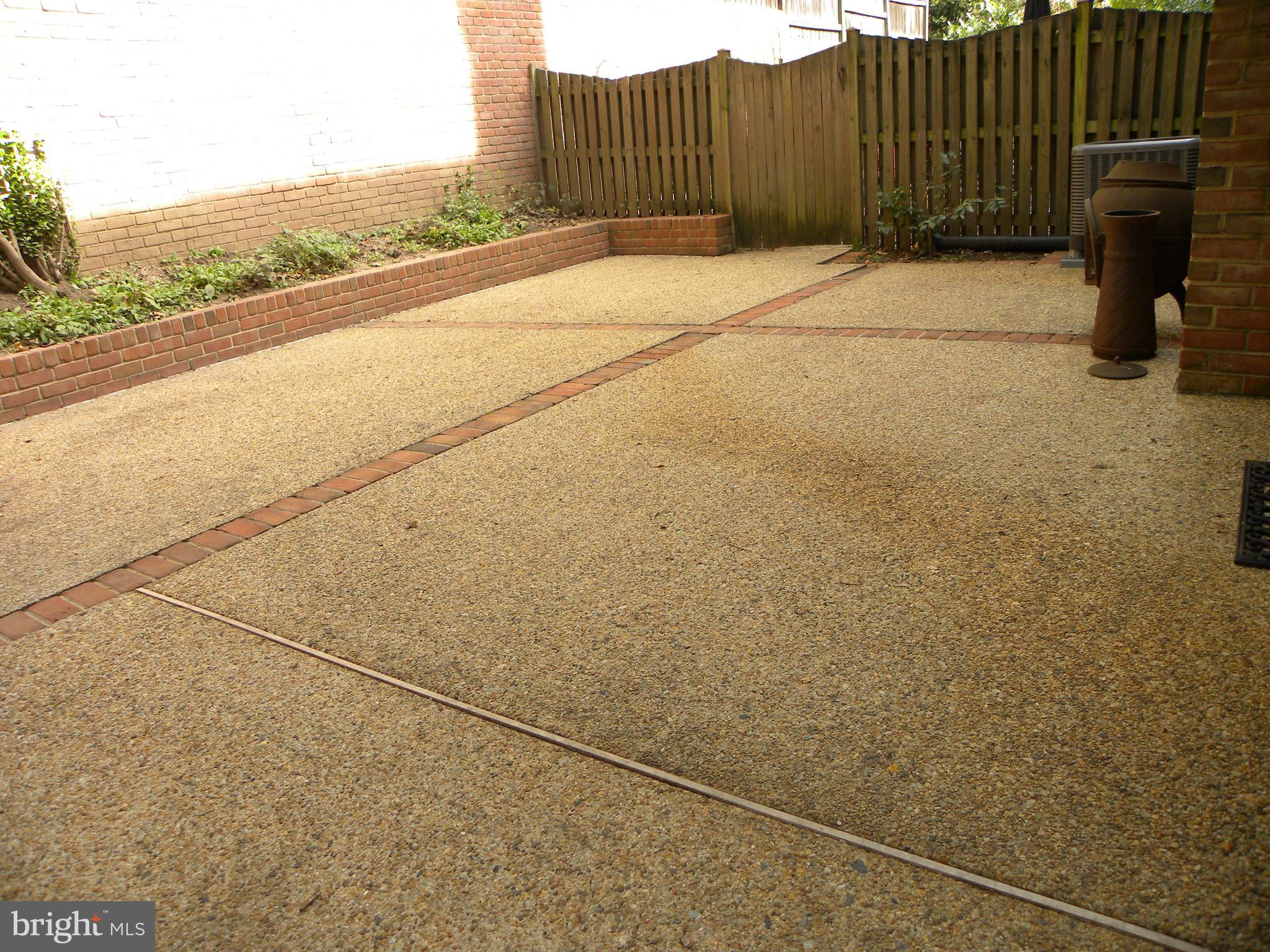 MCLEAN MEWS - Residential