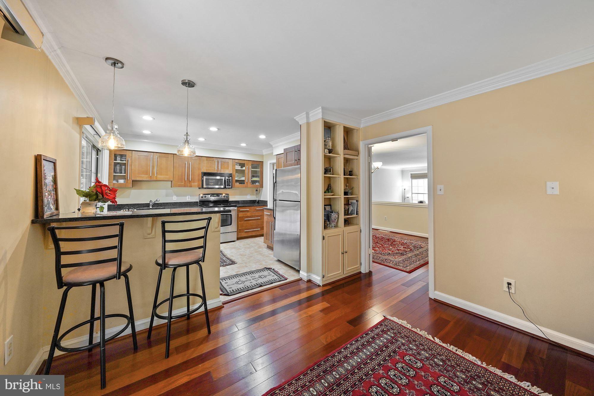 MCLEAN MEWS - Residential