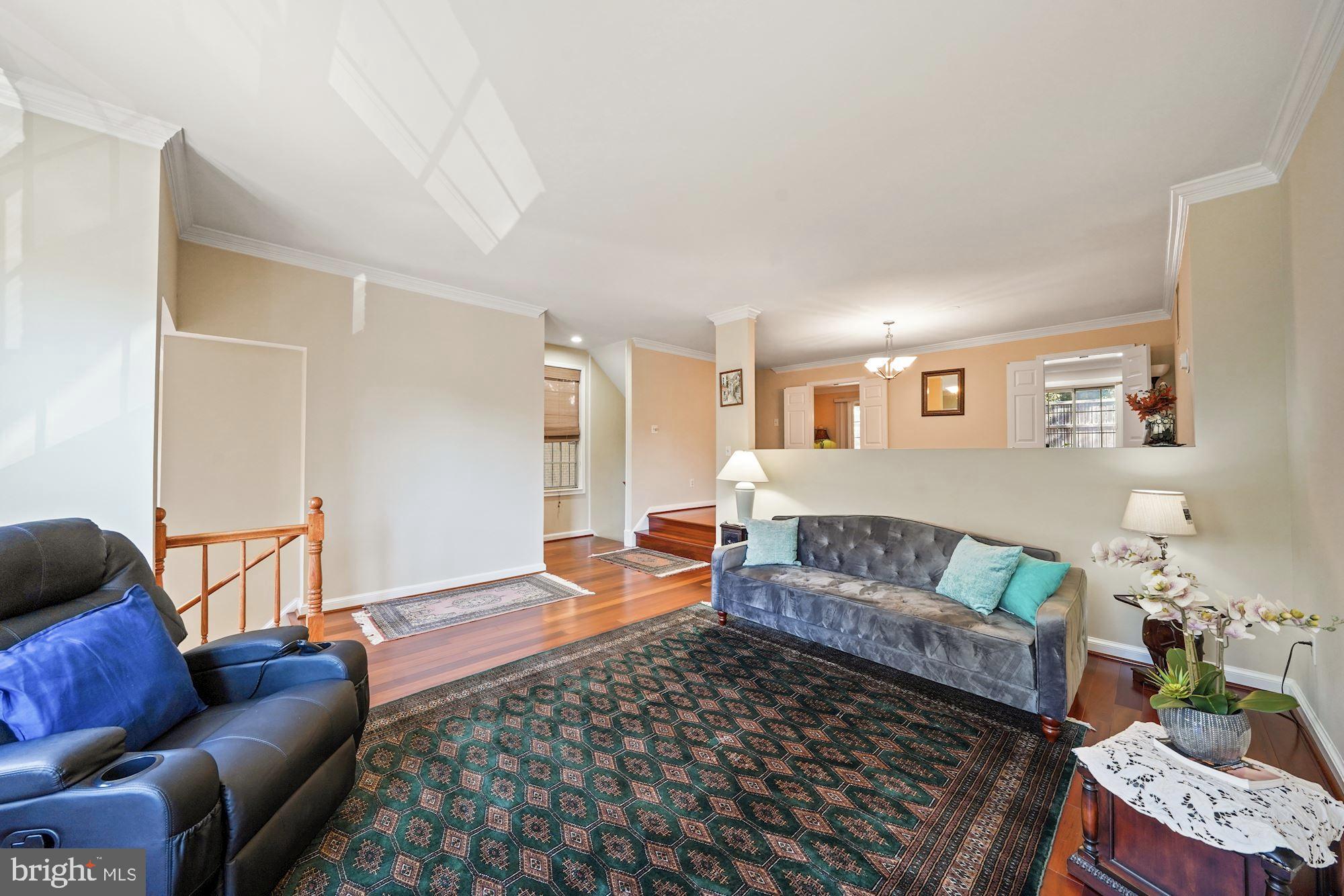 MCLEAN MEWS - Residential