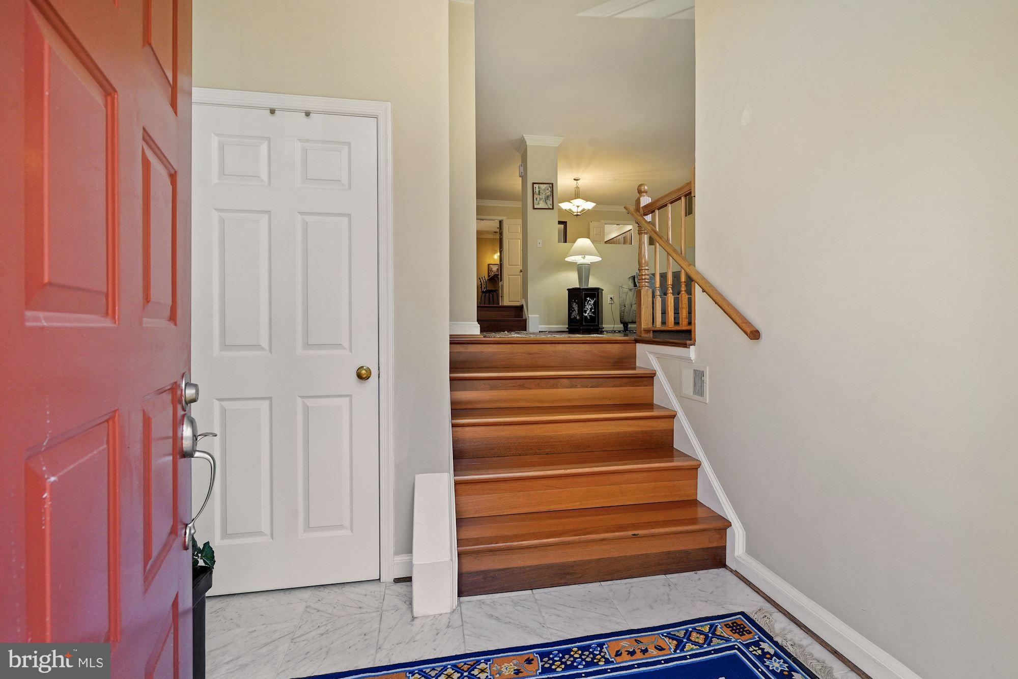 MCLEAN MEWS - Residential