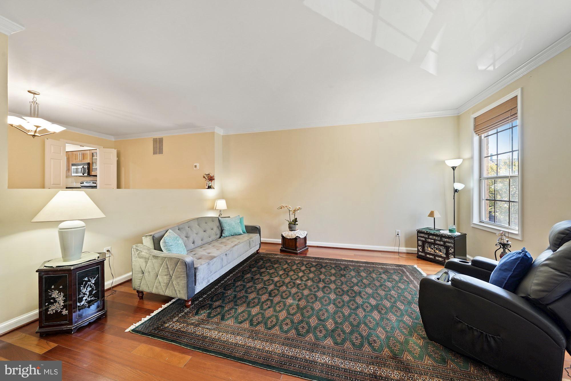 MCLEAN MEWS - Residential