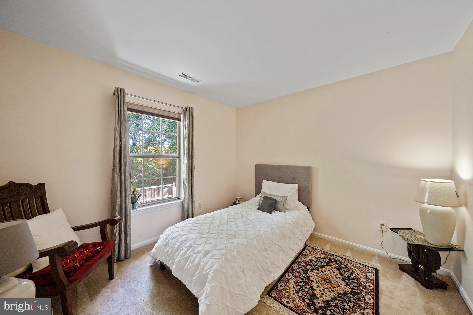 MCLEAN MEWS - Residential