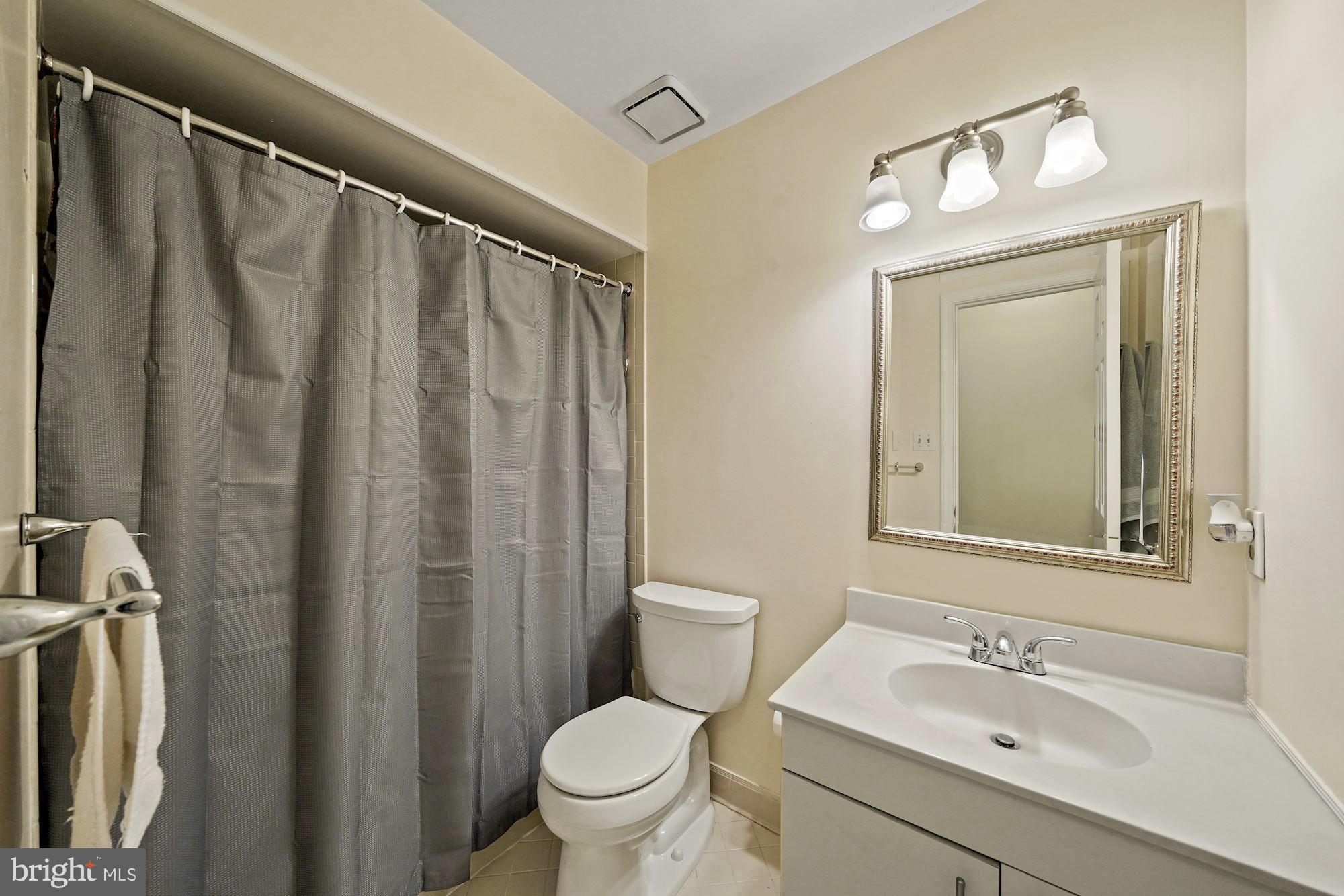 MCLEAN MEWS - Residential