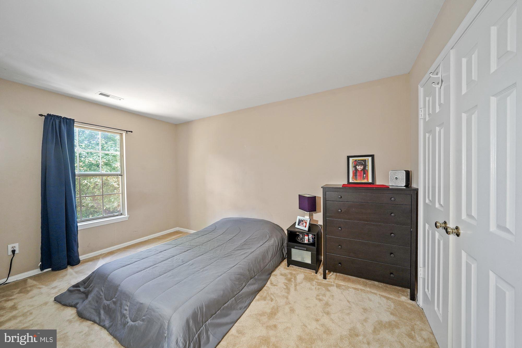 MCLEAN MEWS - Residential