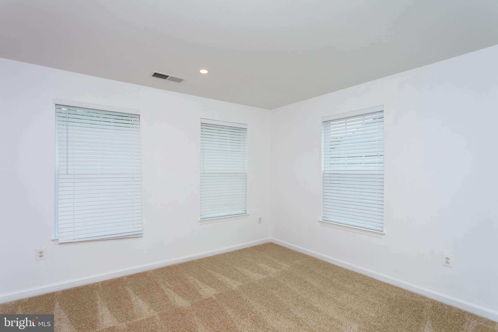 OAK CREEK CLUB - Residential