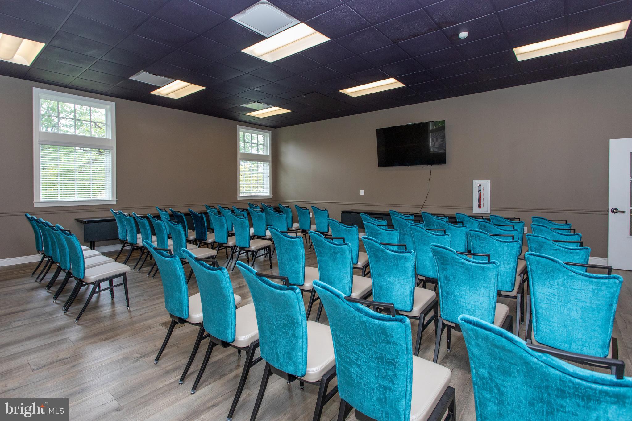 OAK CREEK CLUB - Residential