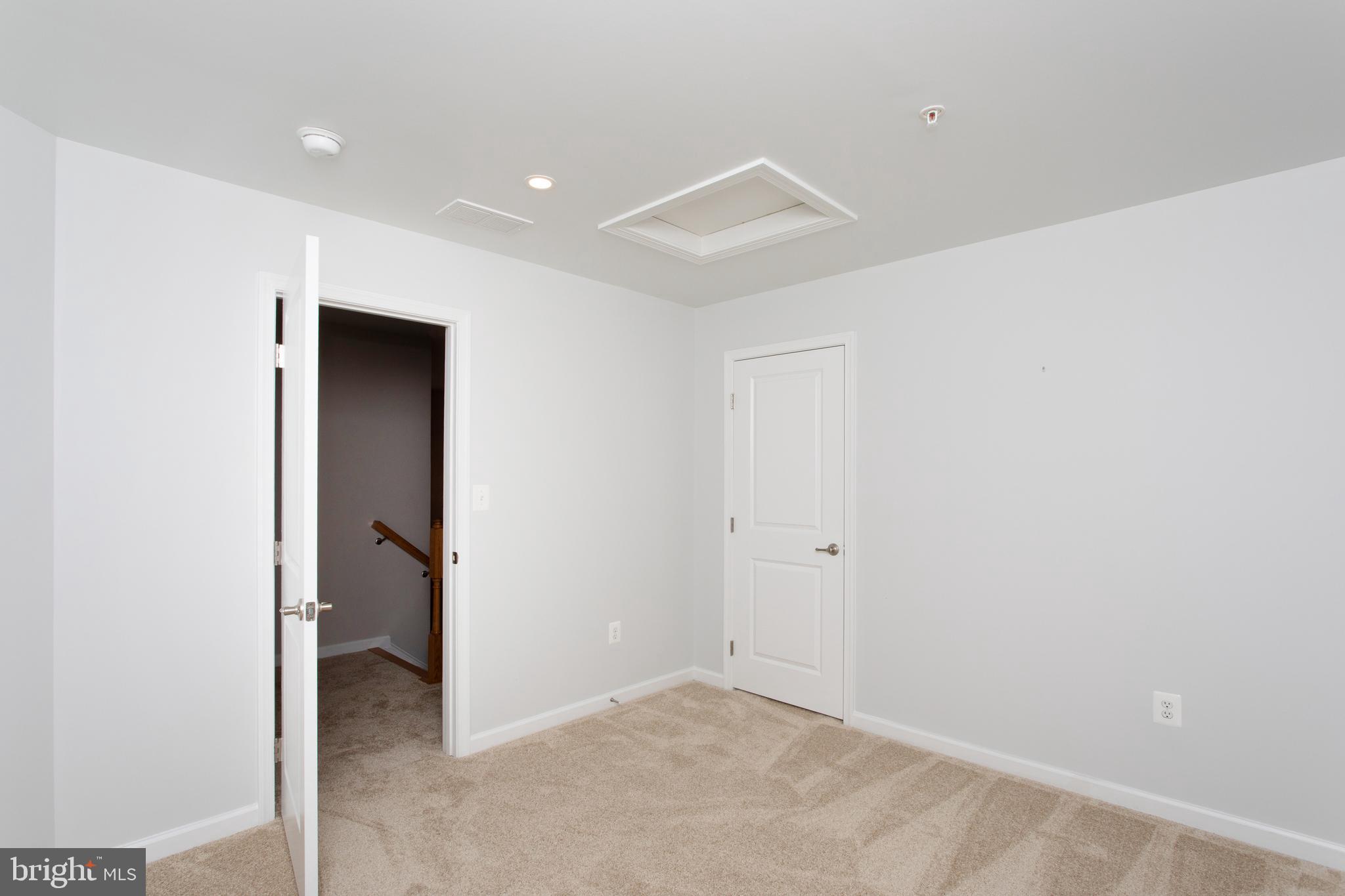 OAK CREEK CLUB - Residential