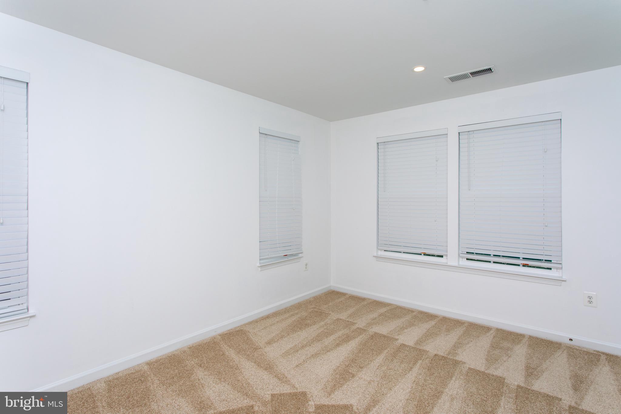 OAK CREEK CLUB - Residential