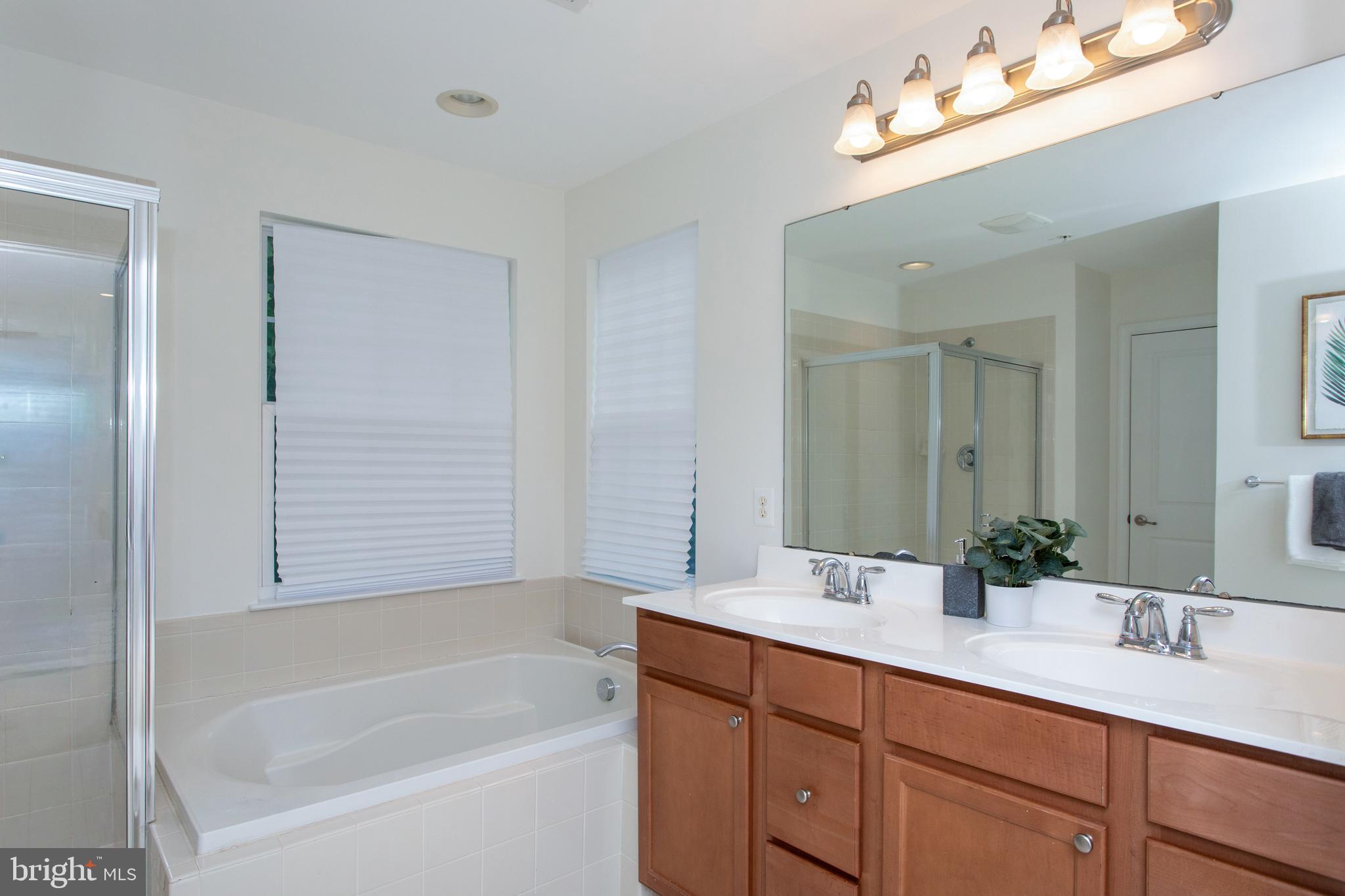 OAK CREEK CLUB - Residential