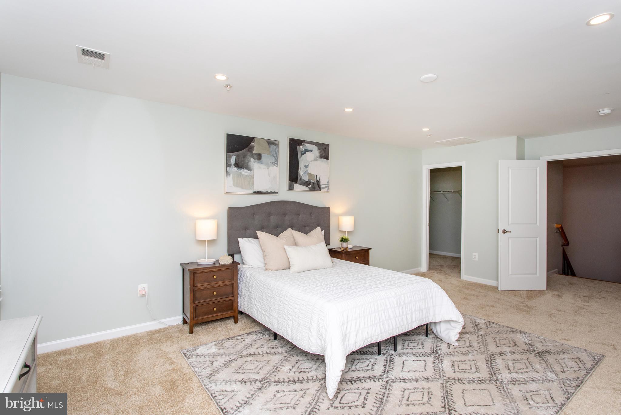 OAK CREEK CLUB - Residential