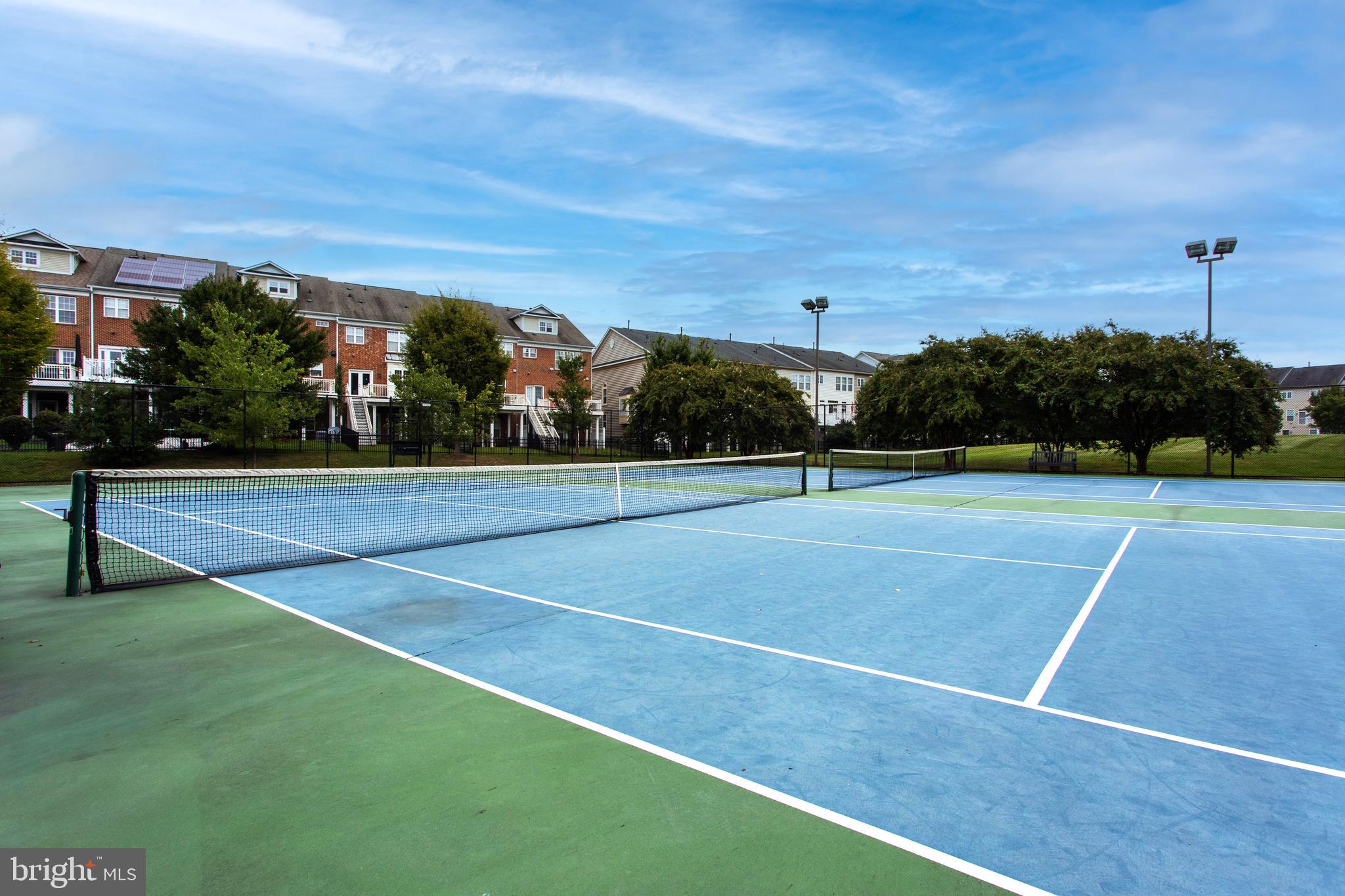 OAK CREEK CLUB - Residential