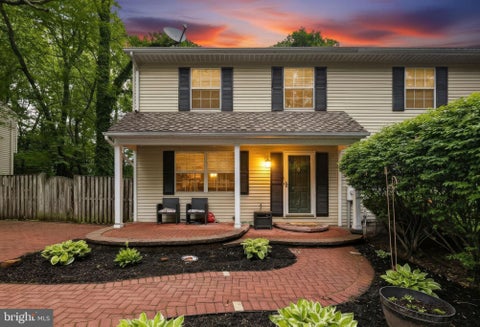 Townhouse For Sale - 363 Ellenham Court<br/> SEVERNA PARK, MD 21146