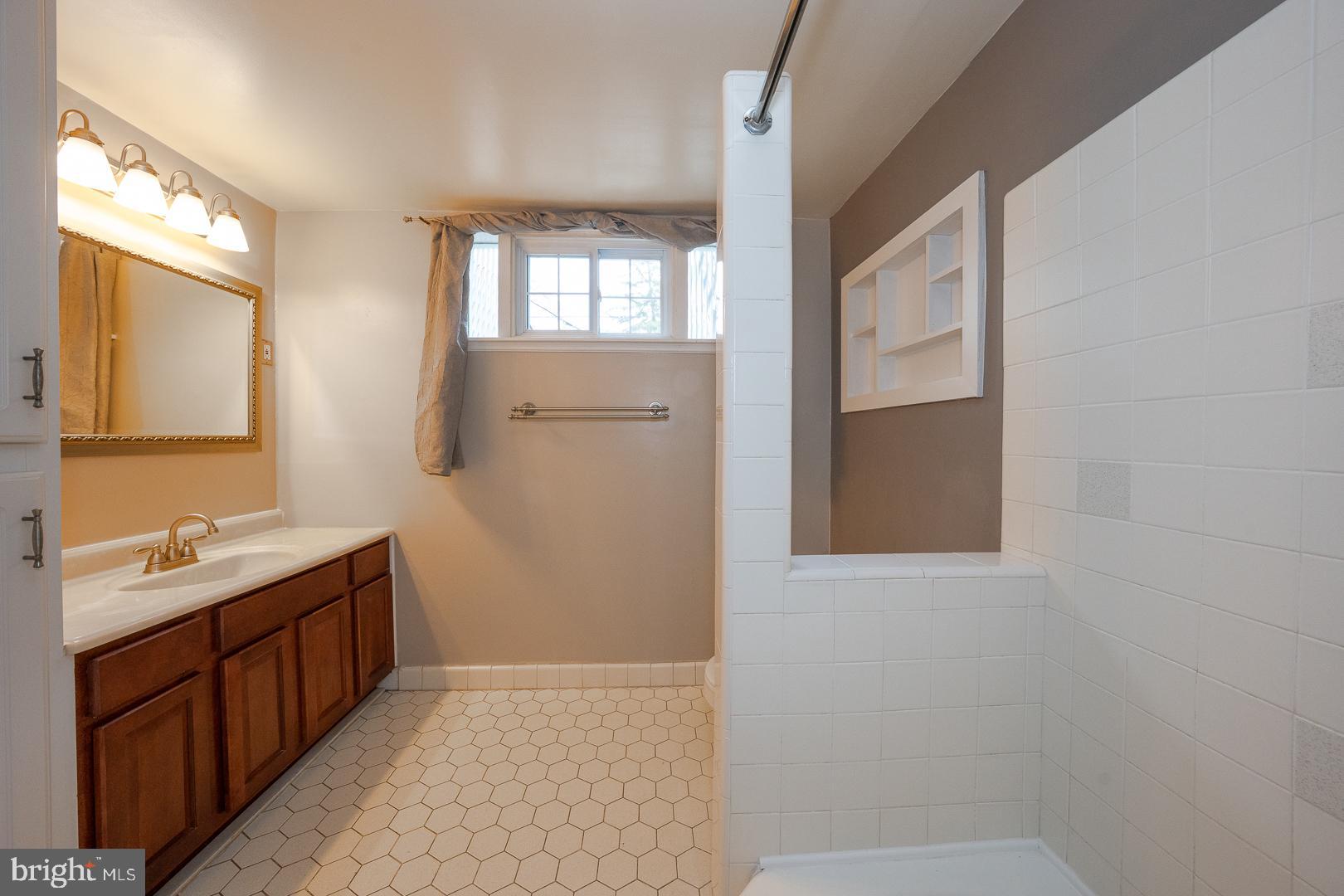 BRYN MAWR - Residential