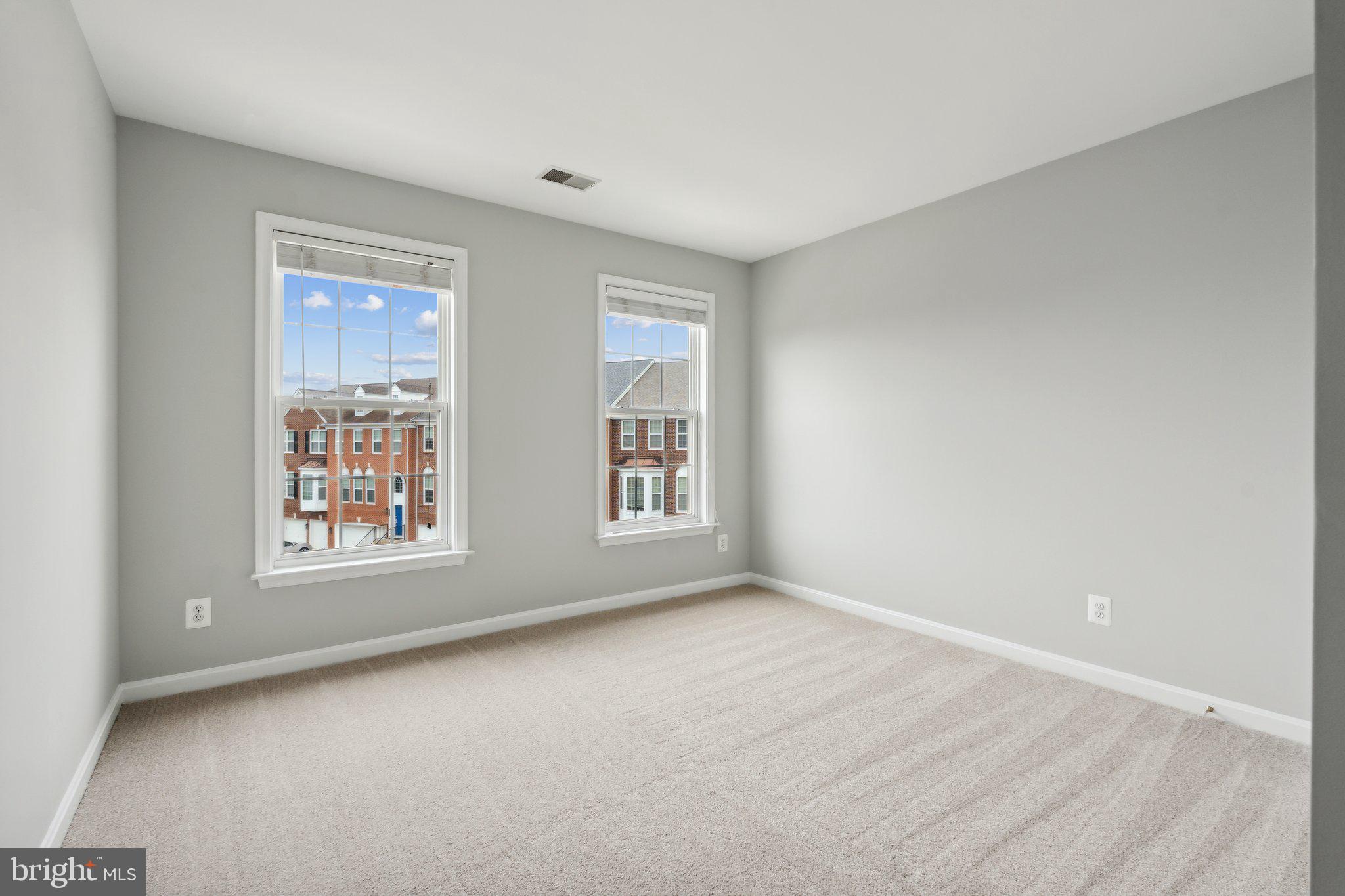 LAUREL HILL LANDBAY - Residential