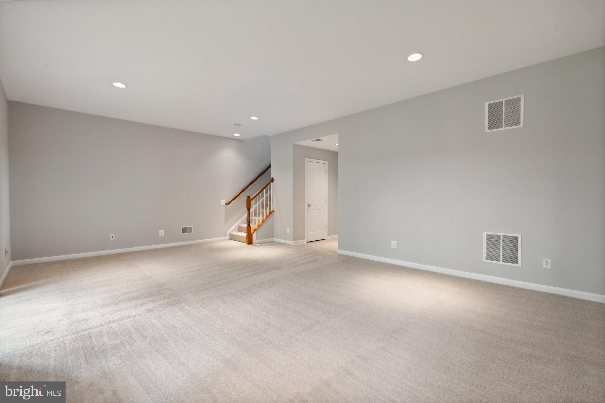 LAUREL HILL LANDBAY - Residential