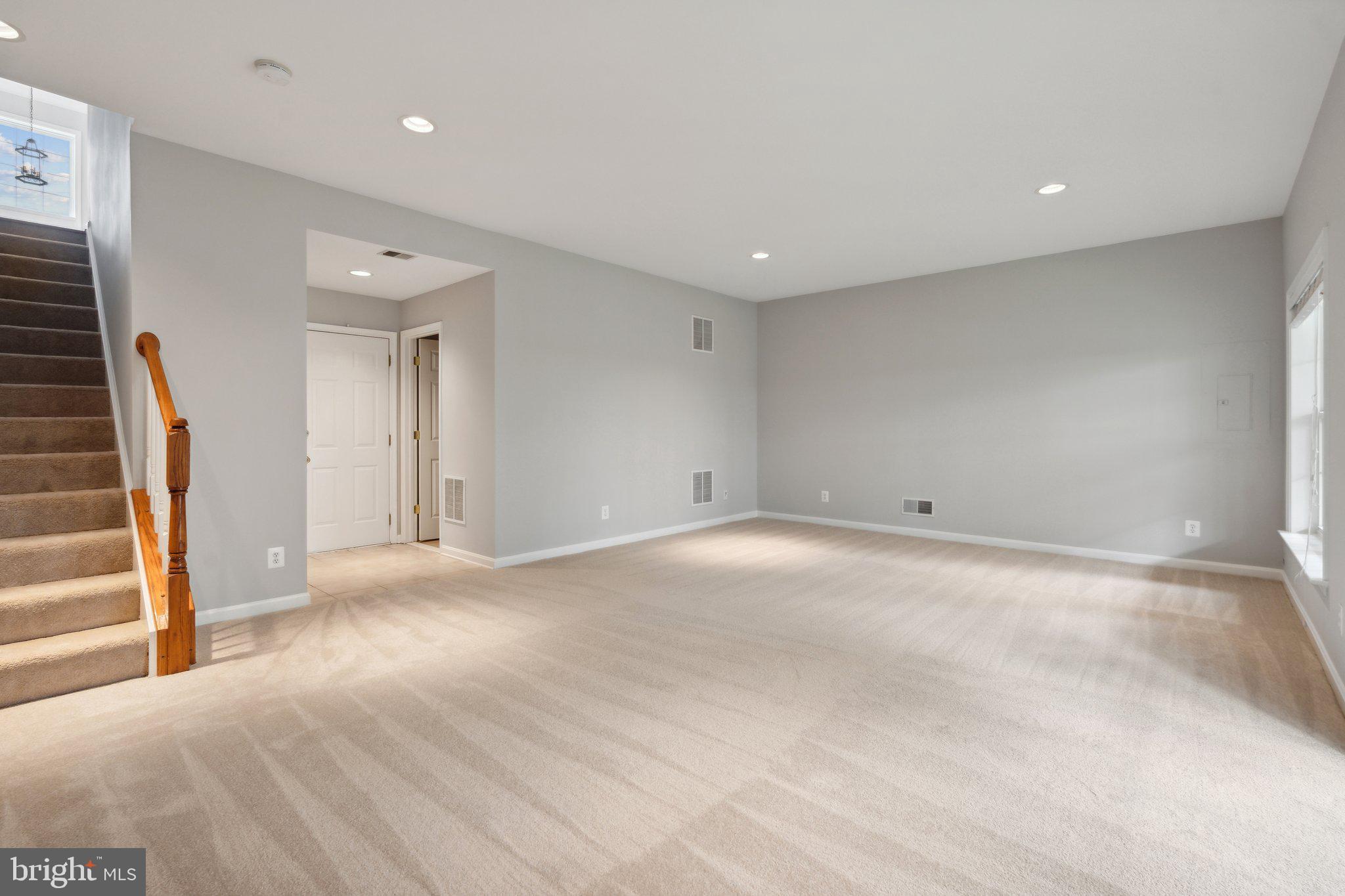 LAUREL HILL LANDBAY - Residential