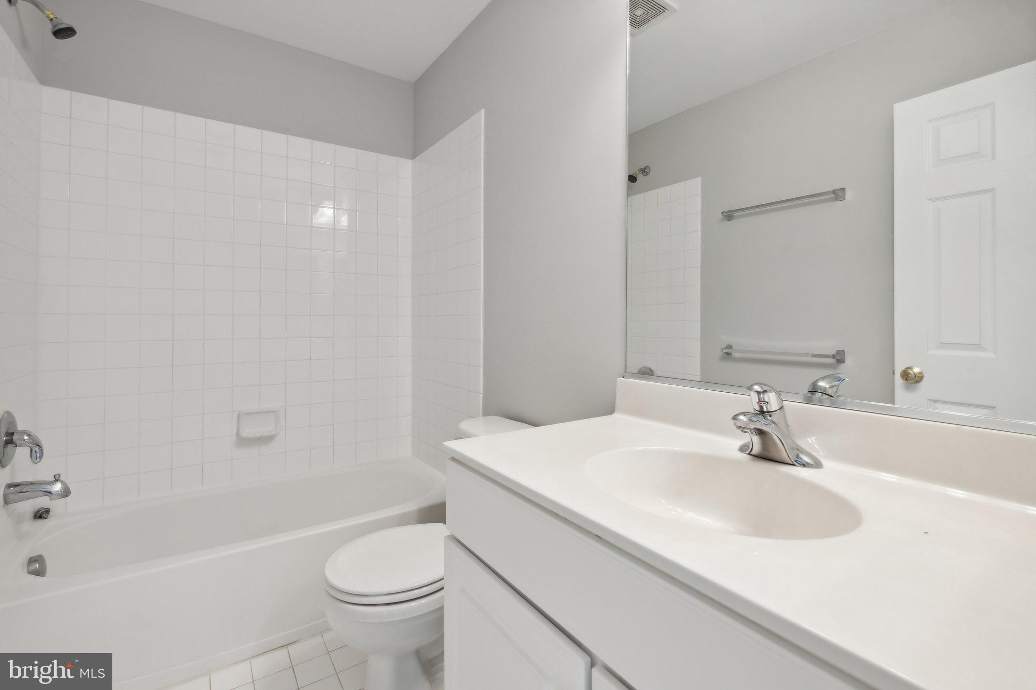 LAUREL HILL LANDBAY - Residential