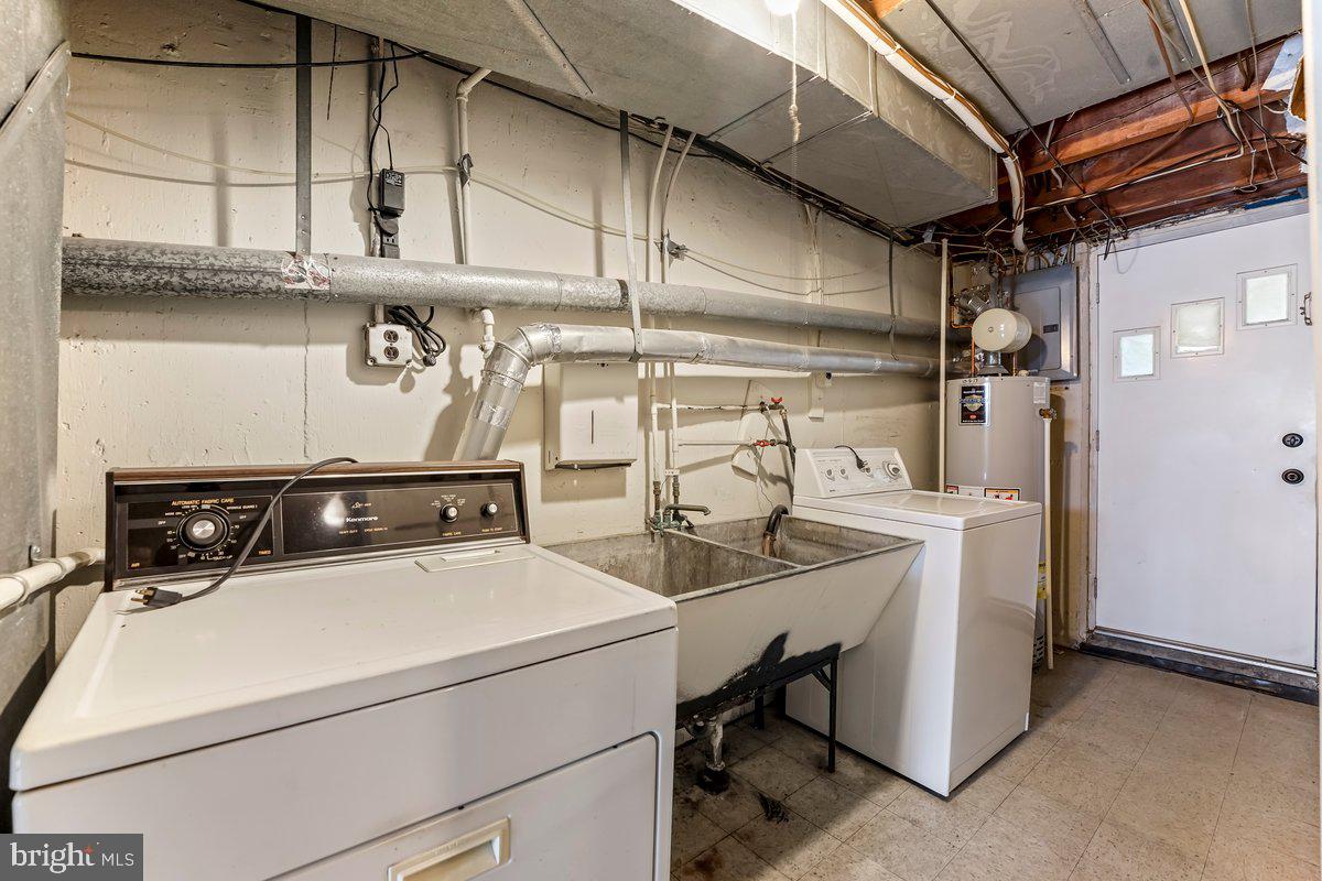 ELMWOOD PARK - Residential