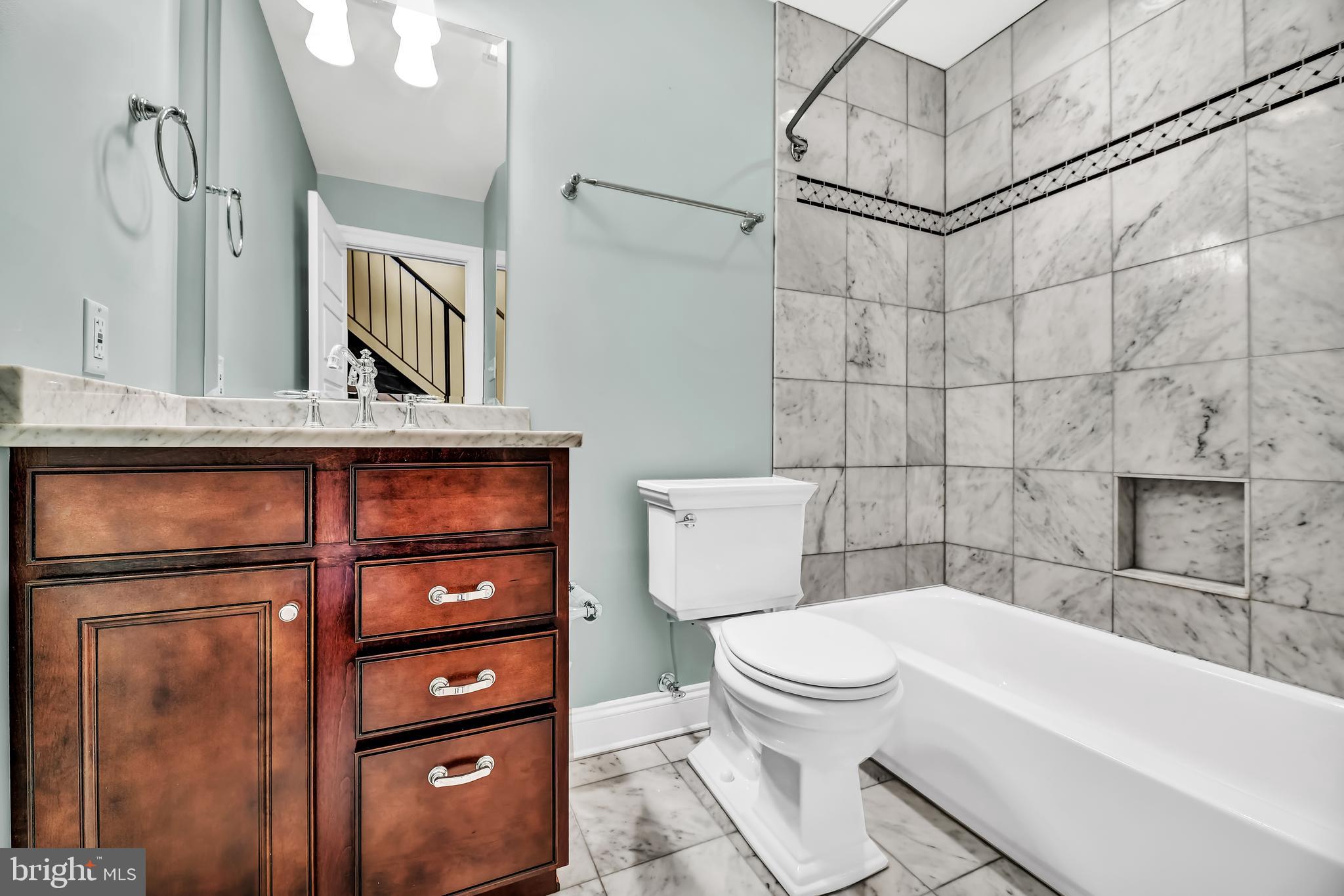 RIVERSIDE - Residential Lease