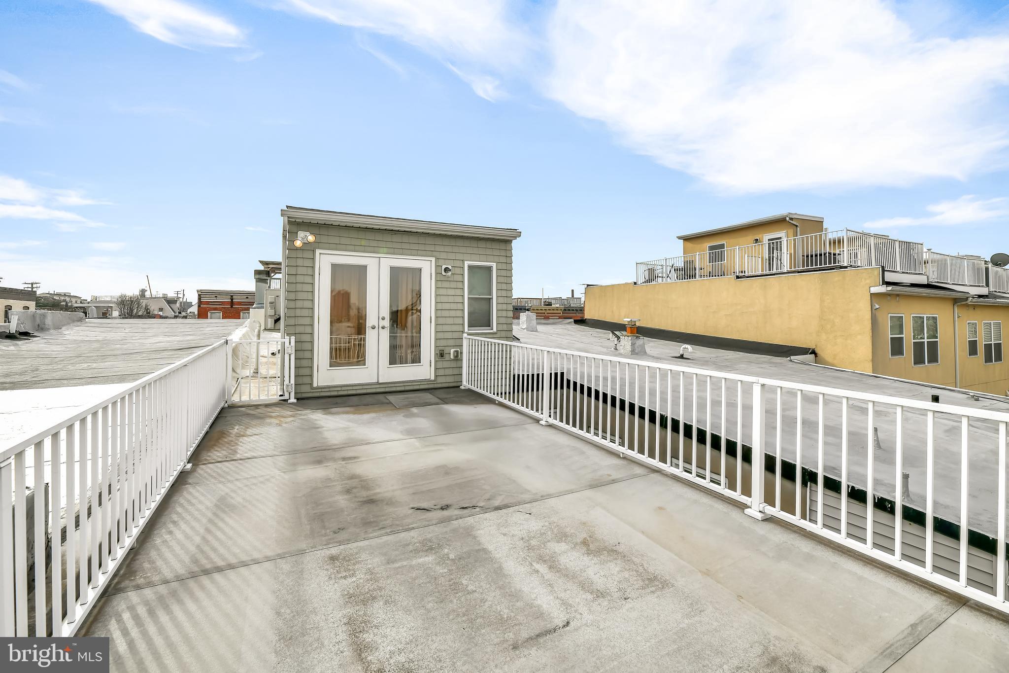 RIVERSIDE - Residential Lease