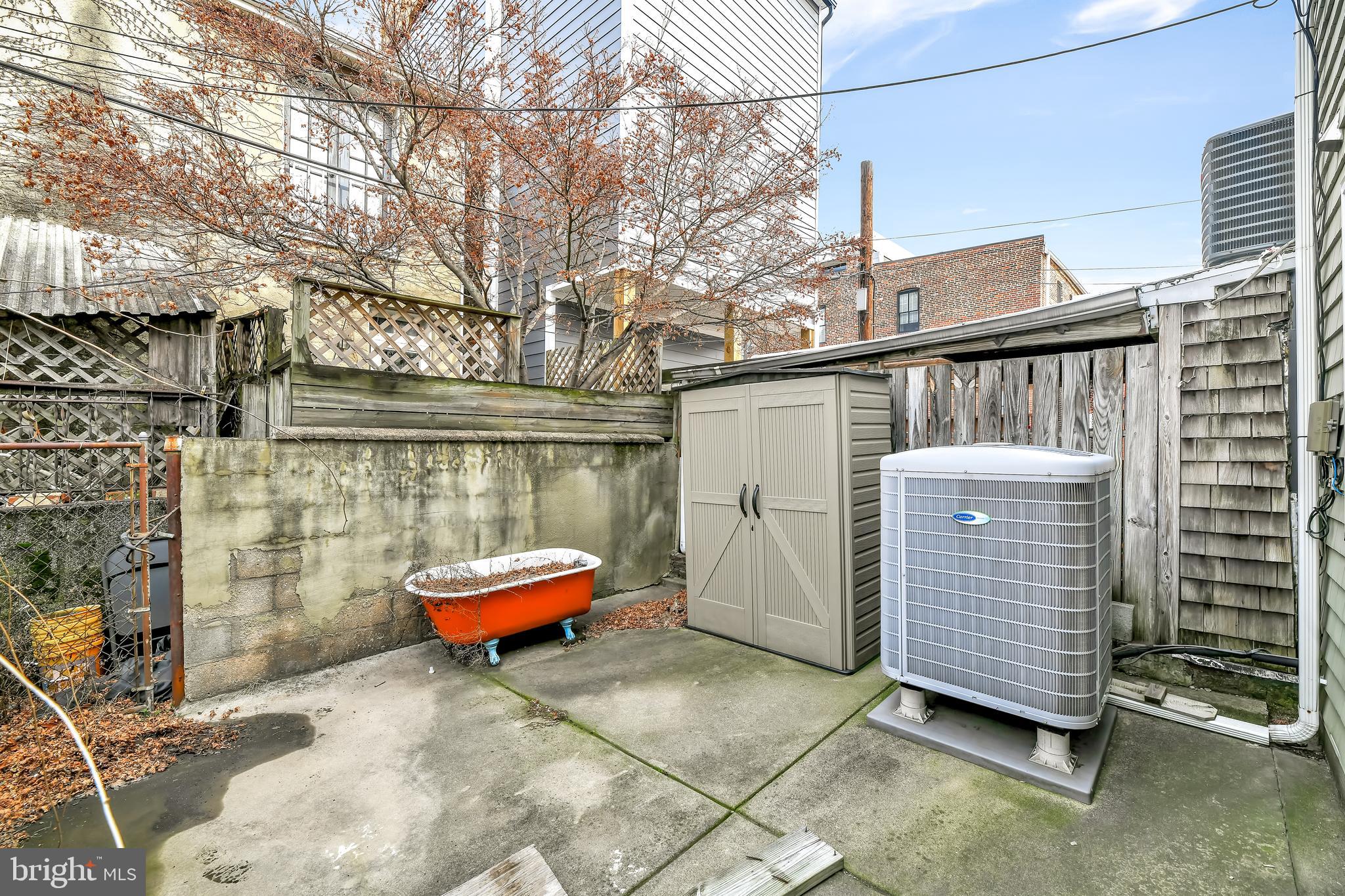 RIVERSIDE - Residential Lease