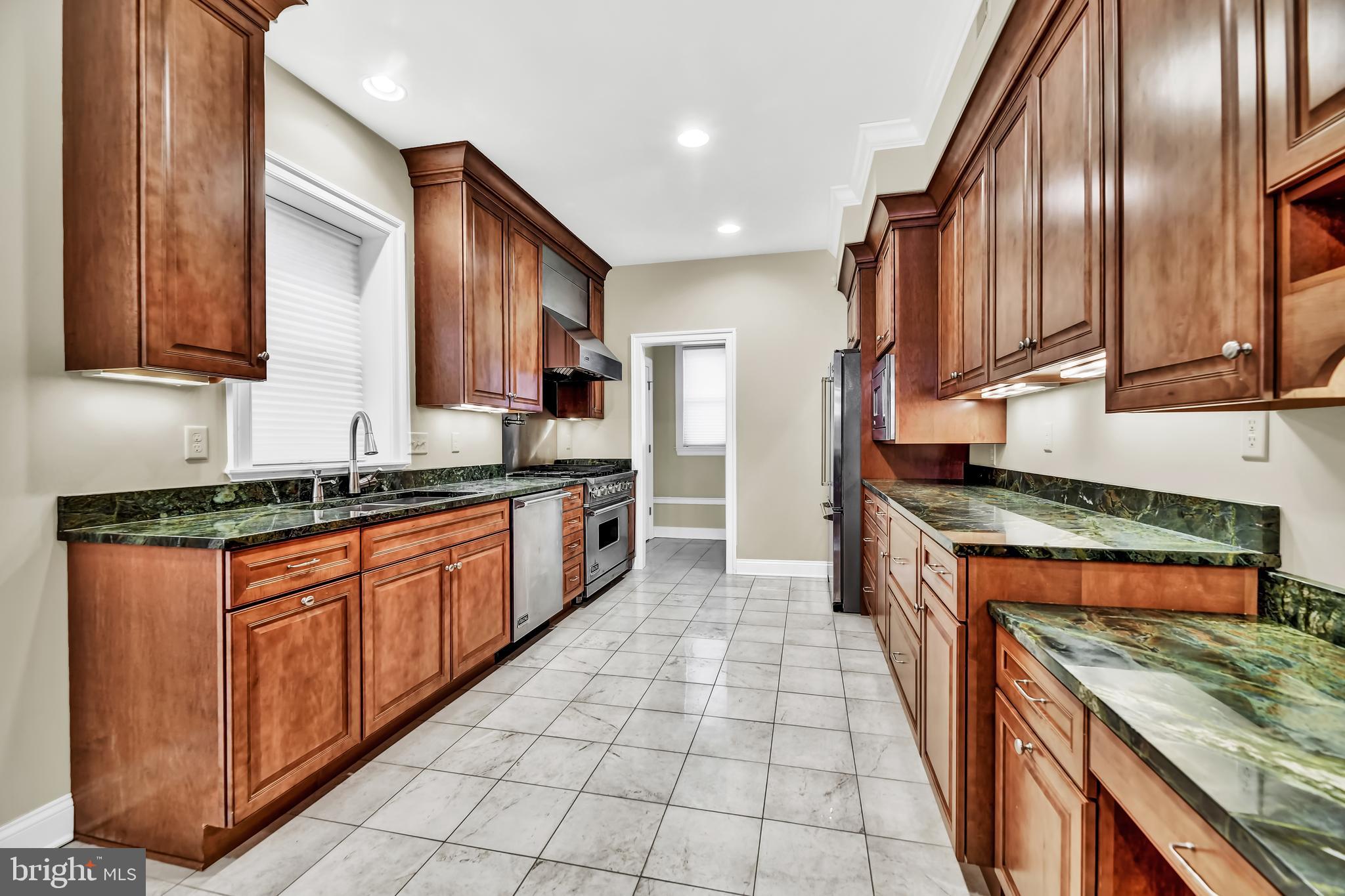 RIVERSIDE - Residential Lease