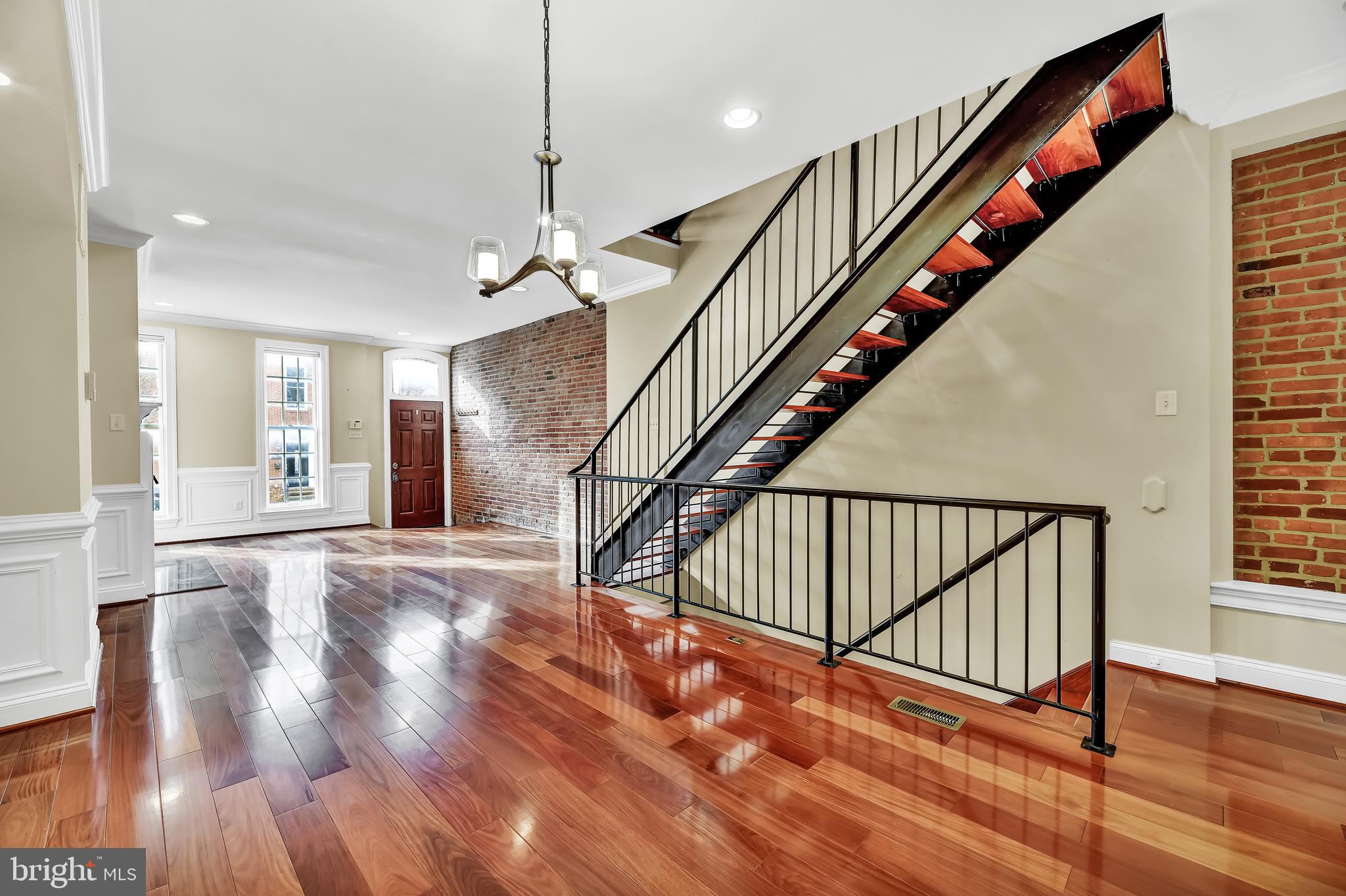 RIVERSIDE - Residential Lease