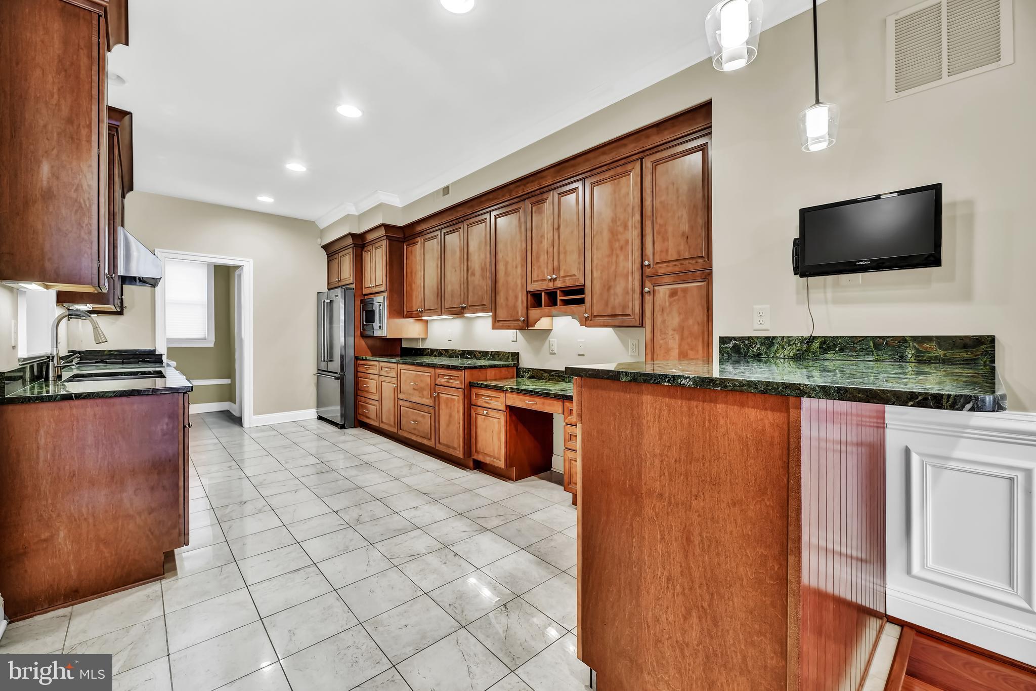 RIVERSIDE - Residential Lease