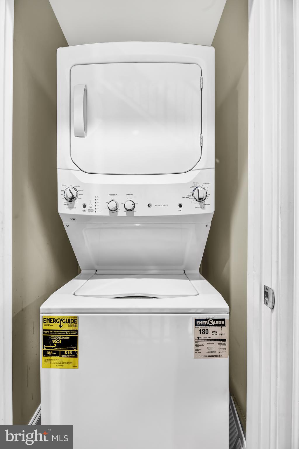 RIVERSIDE - Residential Lease