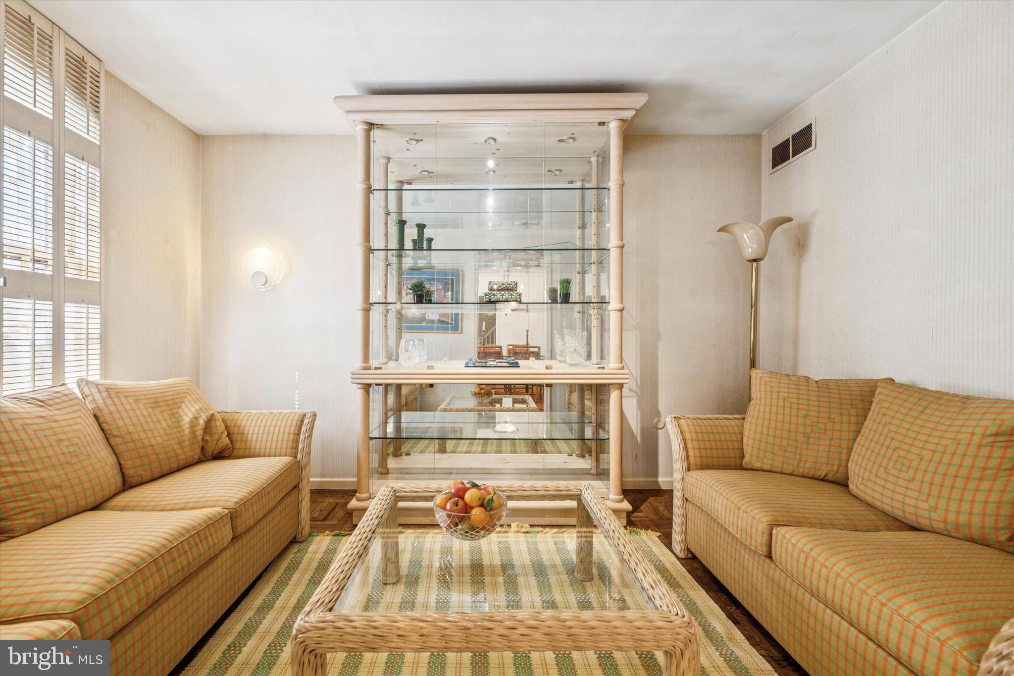 WYNNEWOOD - Residential