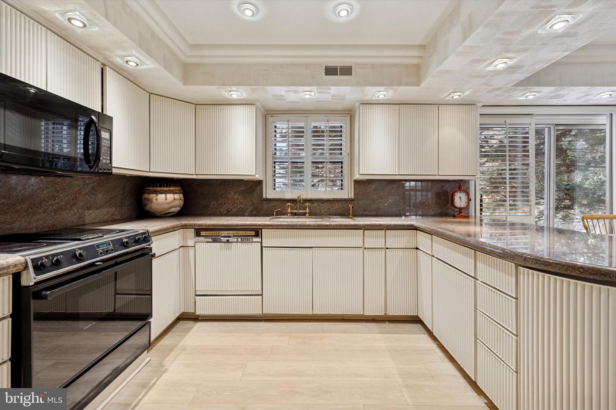 WYNNEWOOD - Residential