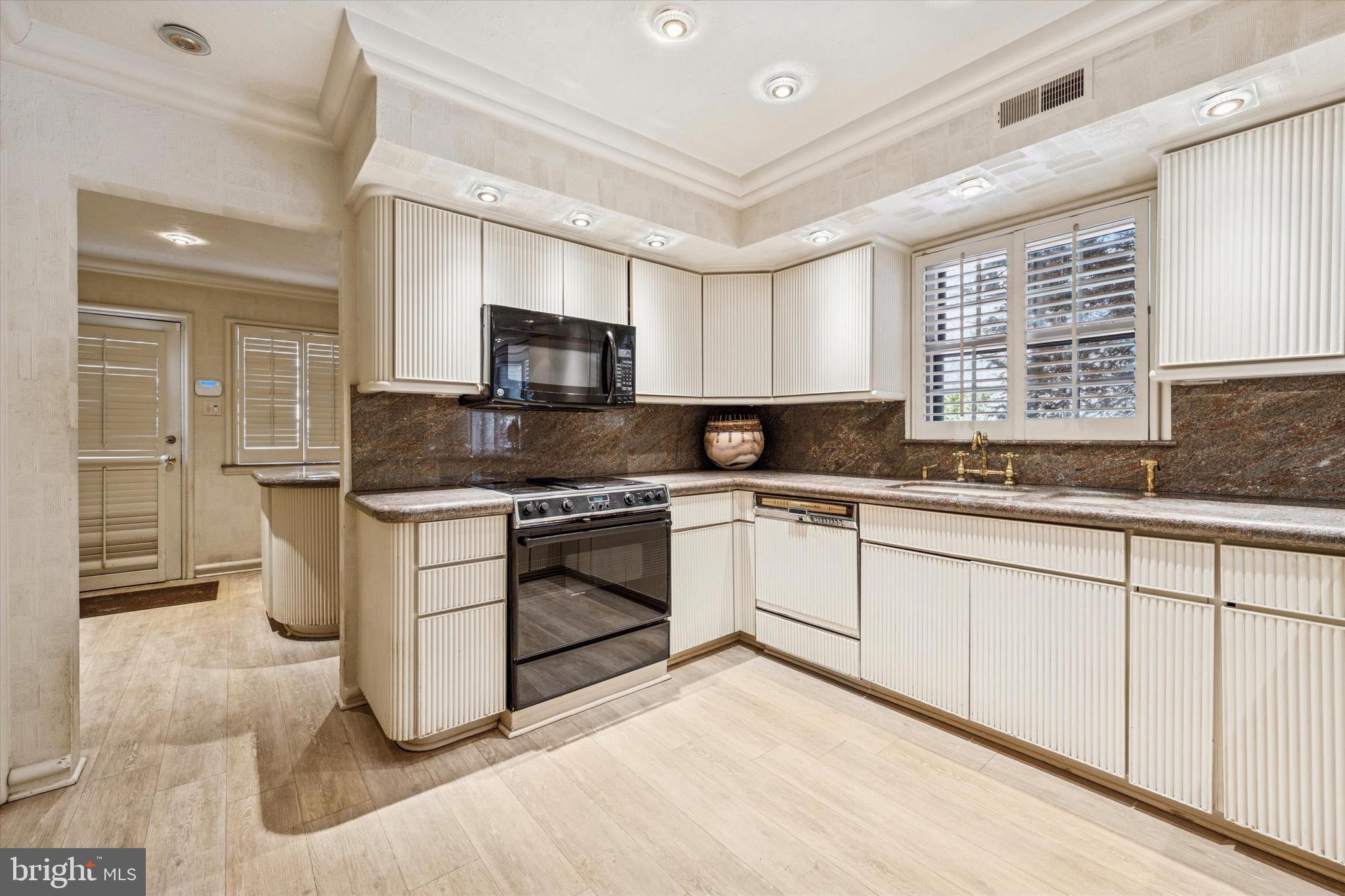 WYNNEWOOD - Residential