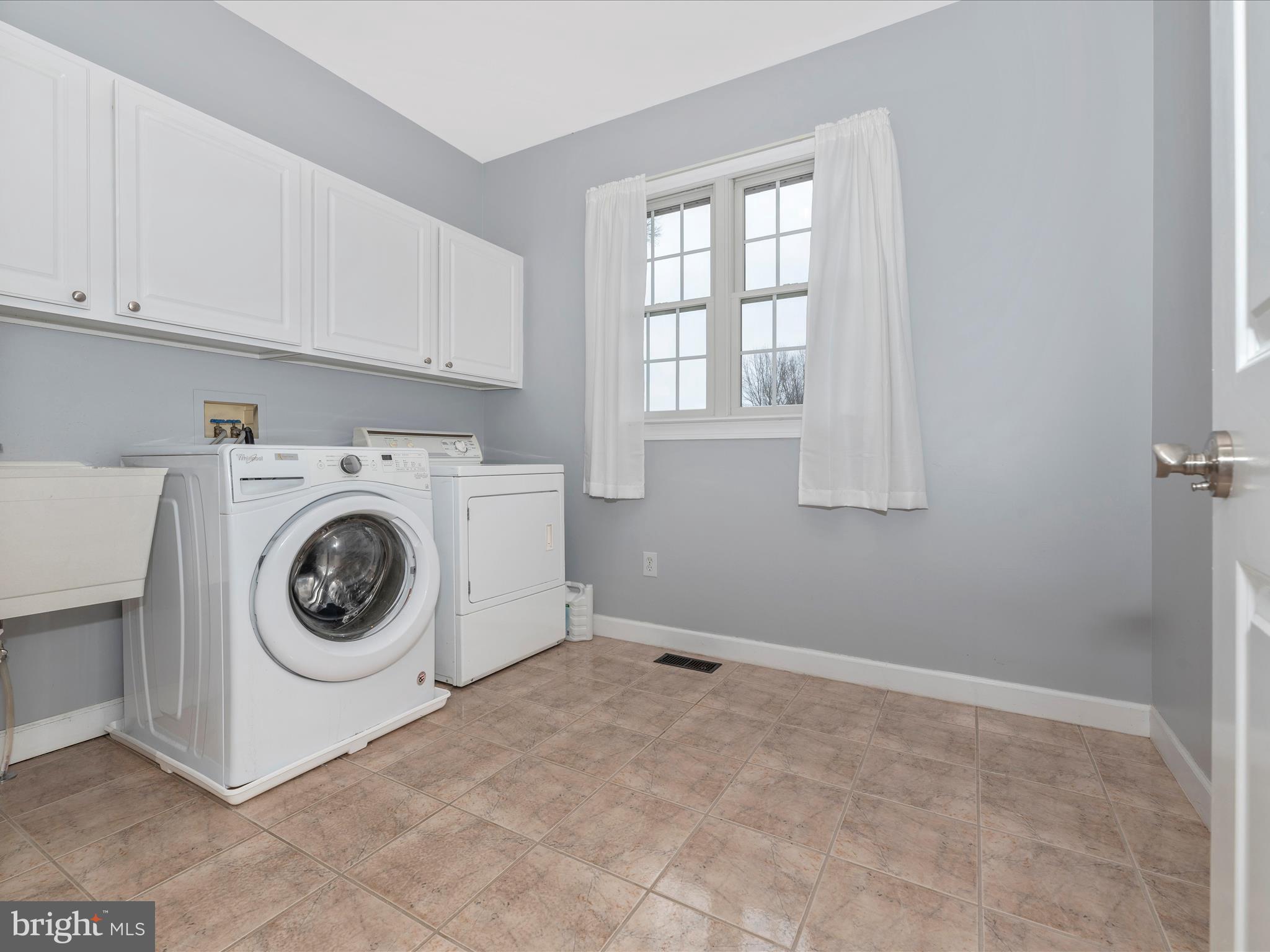 RIVER DOWNS - Residential