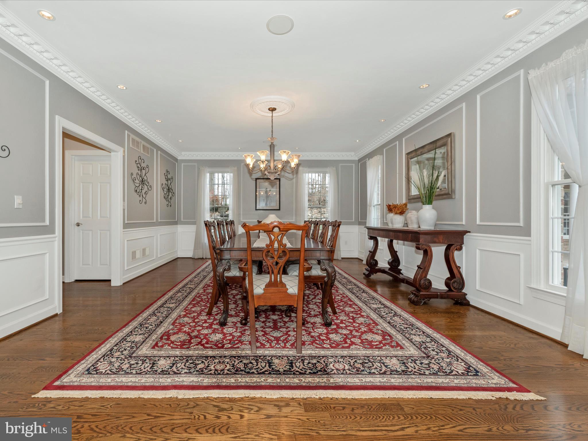 RIVER DOWNS - Residential