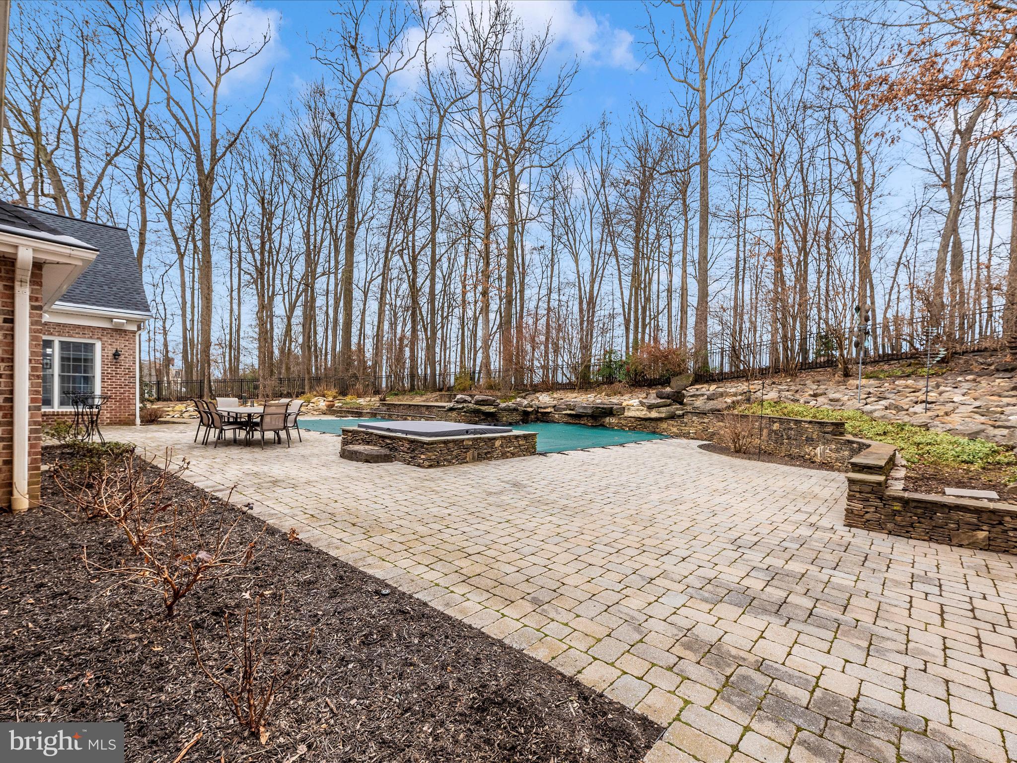 RIVER DOWNS - Residential