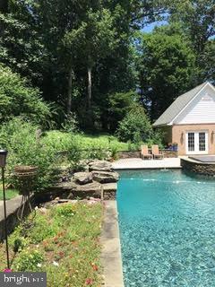 RIVER DOWNS - Residential