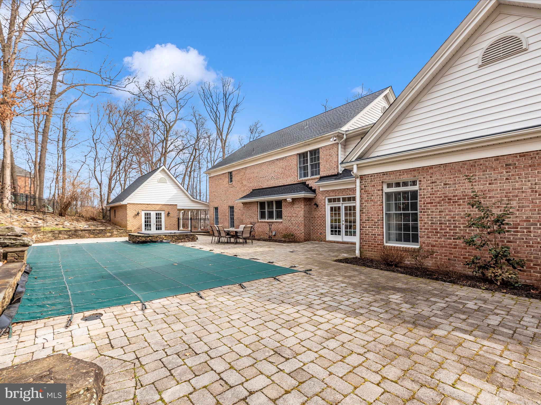 RIVER DOWNS - Residential