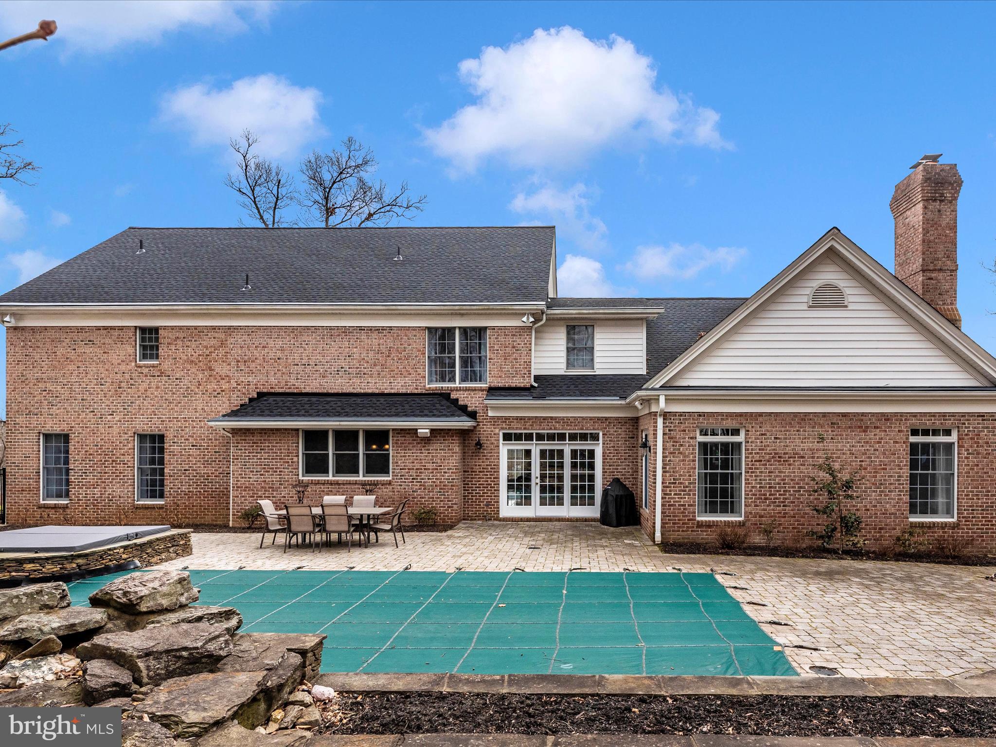 RIVER DOWNS - Residential