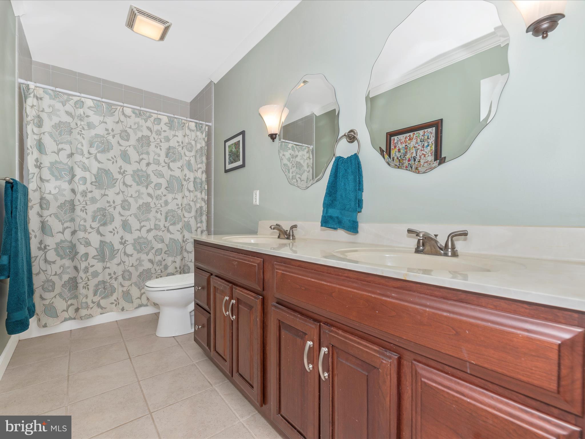 RIVER DOWNS - Residential