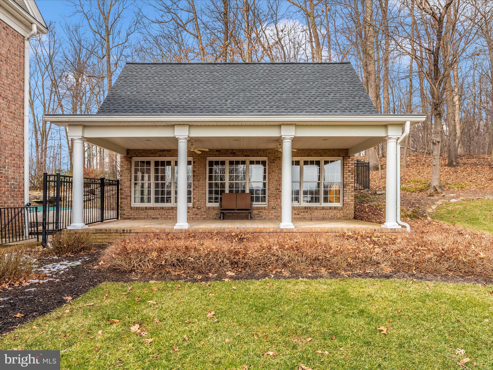 RIVER DOWNS - Residential