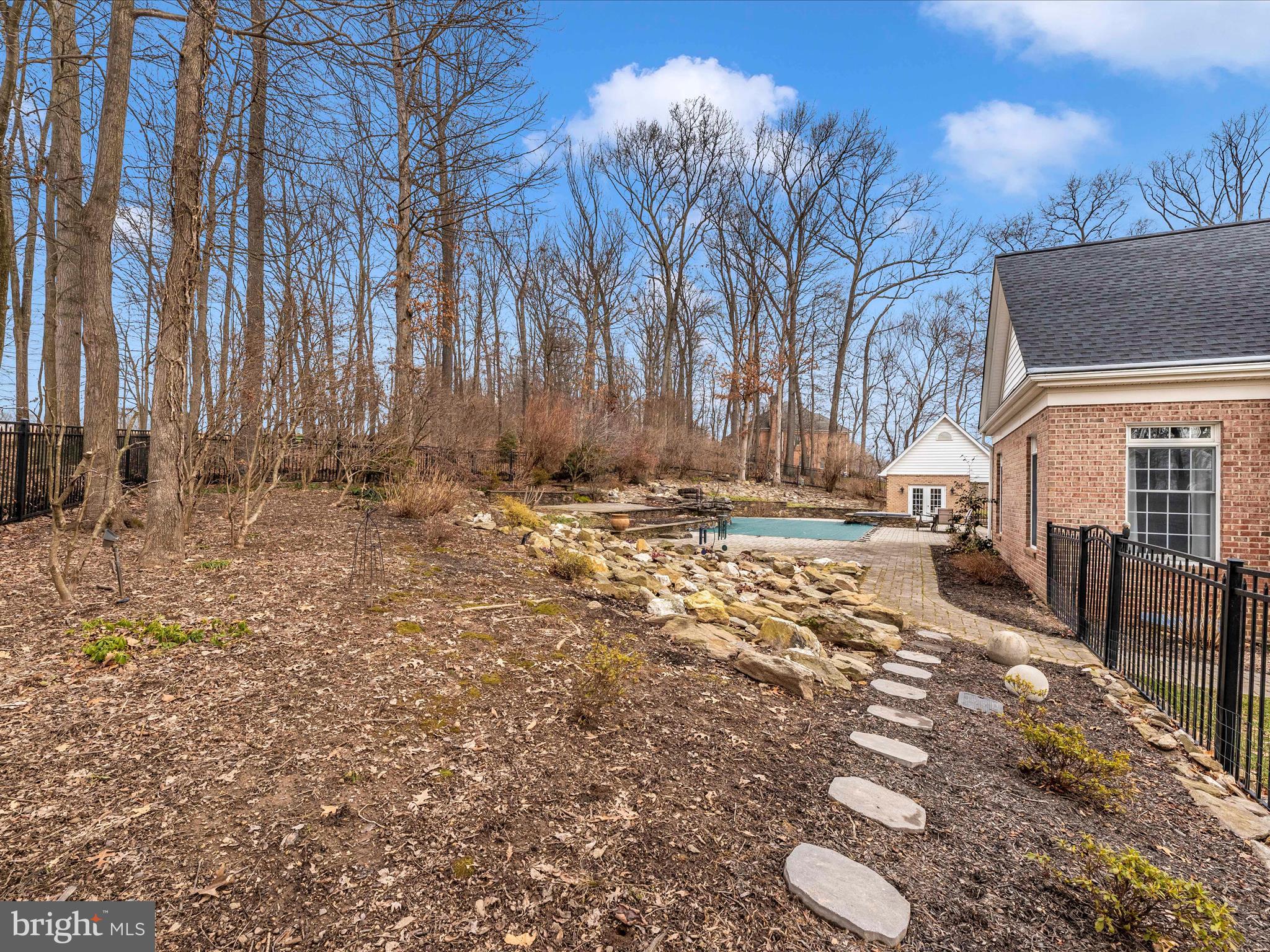 RIVER DOWNS - Residential