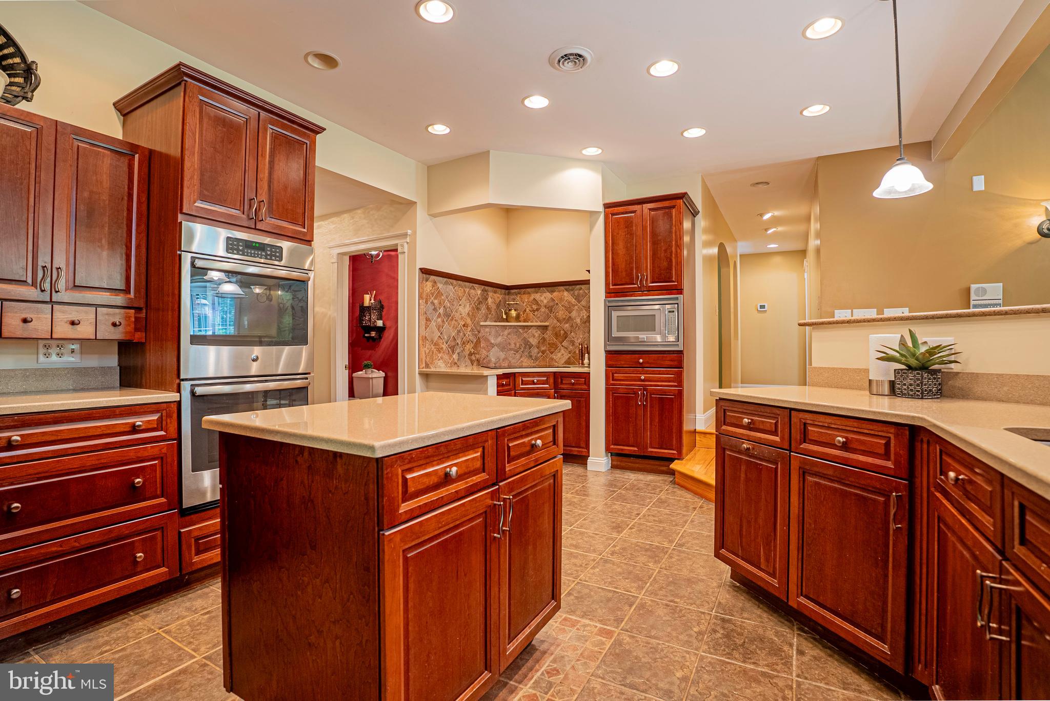 402 CRESTVIEW DRIVE