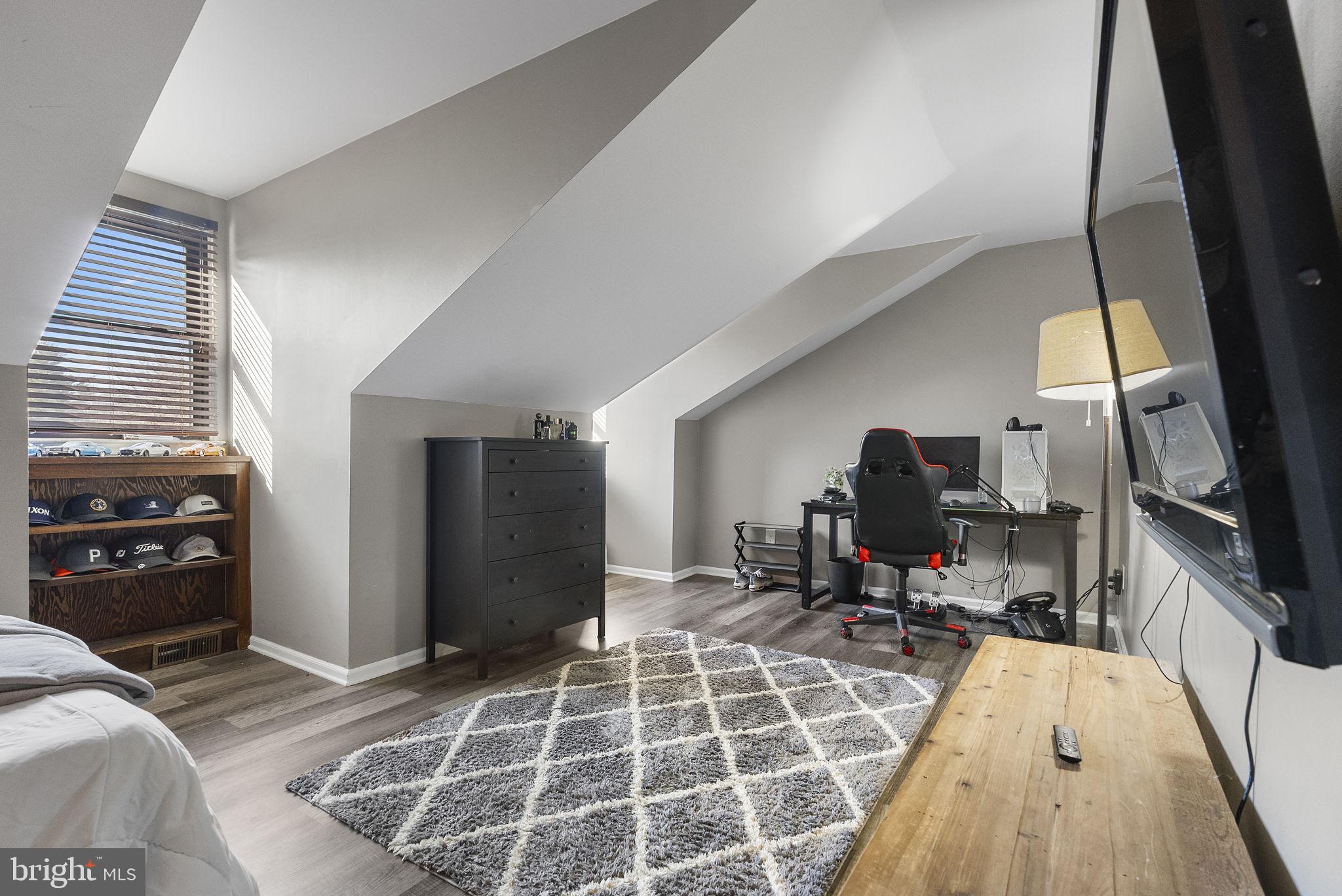 MEDFORD COMMONS - Residential