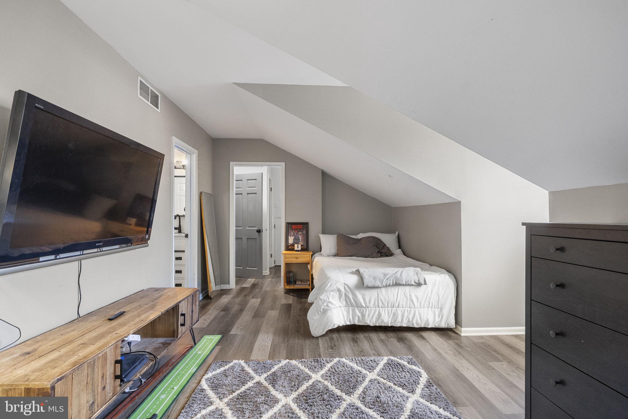 MEDFORD COMMONS - Residential