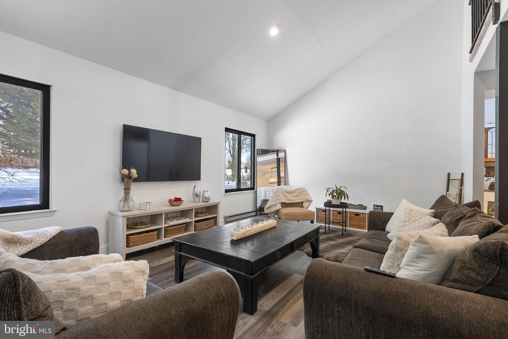 MEDFORD COMMONS - Residential