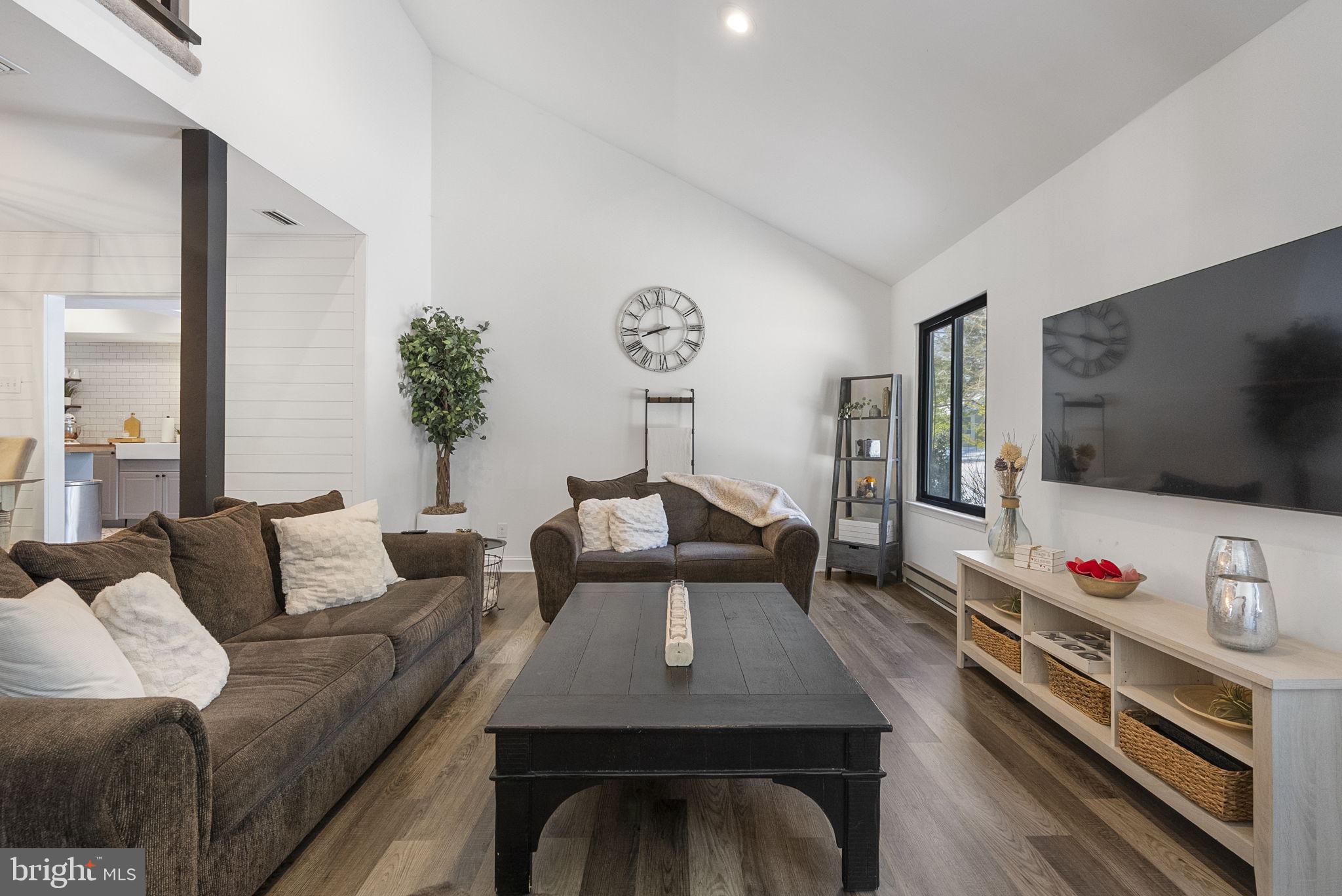 MEDFORD COMMONS - Residential